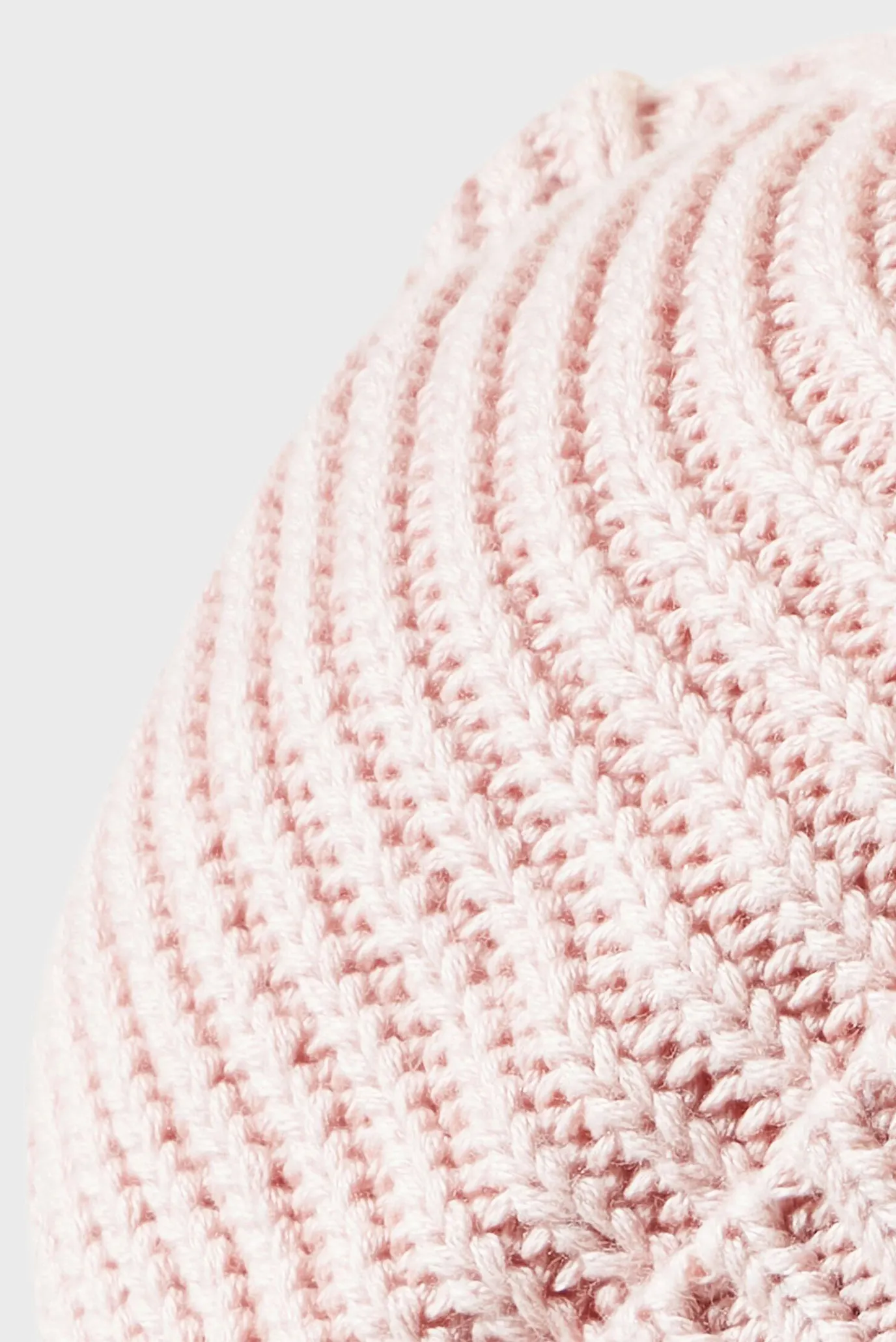 Женская розовая шапка Beanie 3