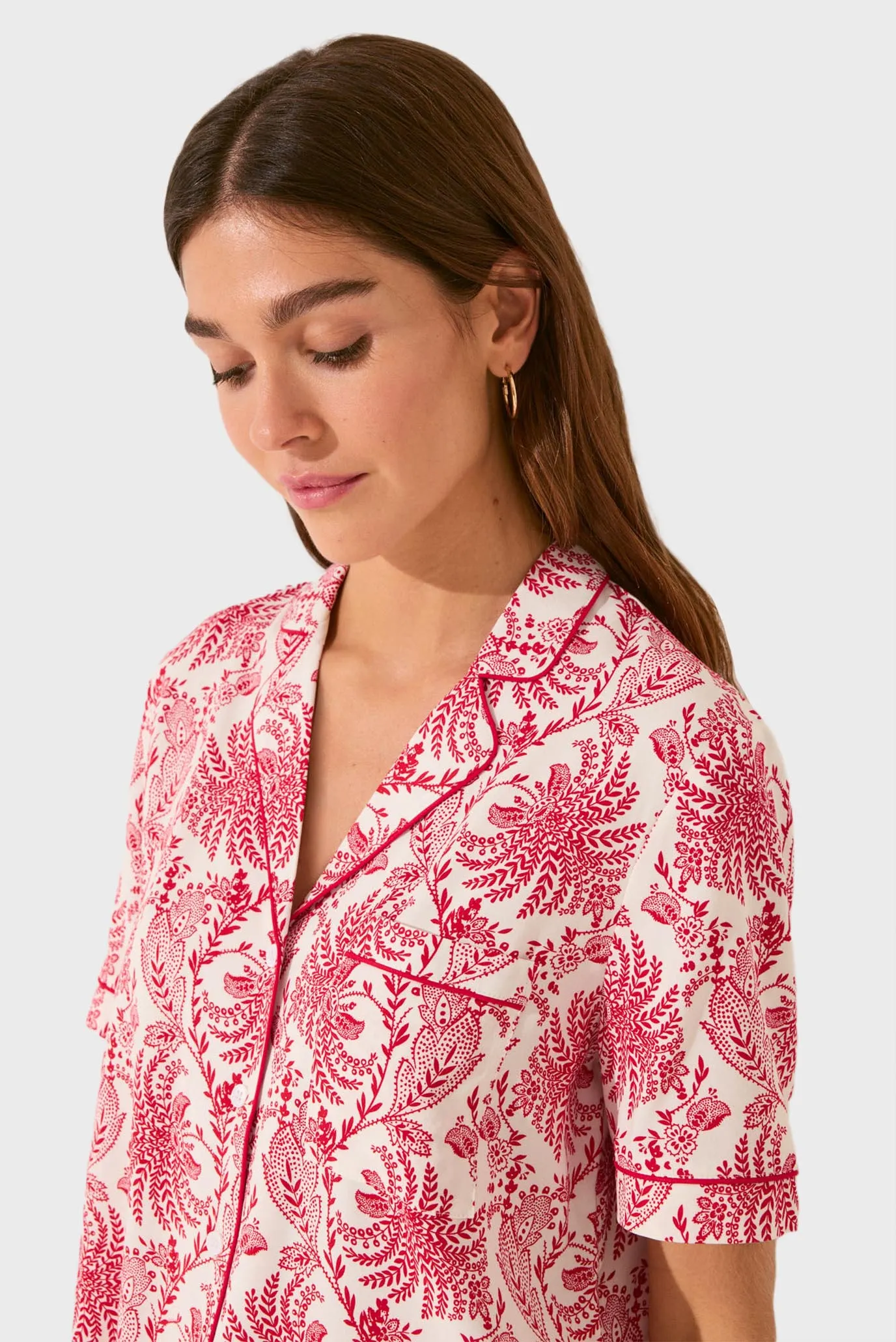 Жіноча біла піжама з візерунком (сорочка, брюки) 4