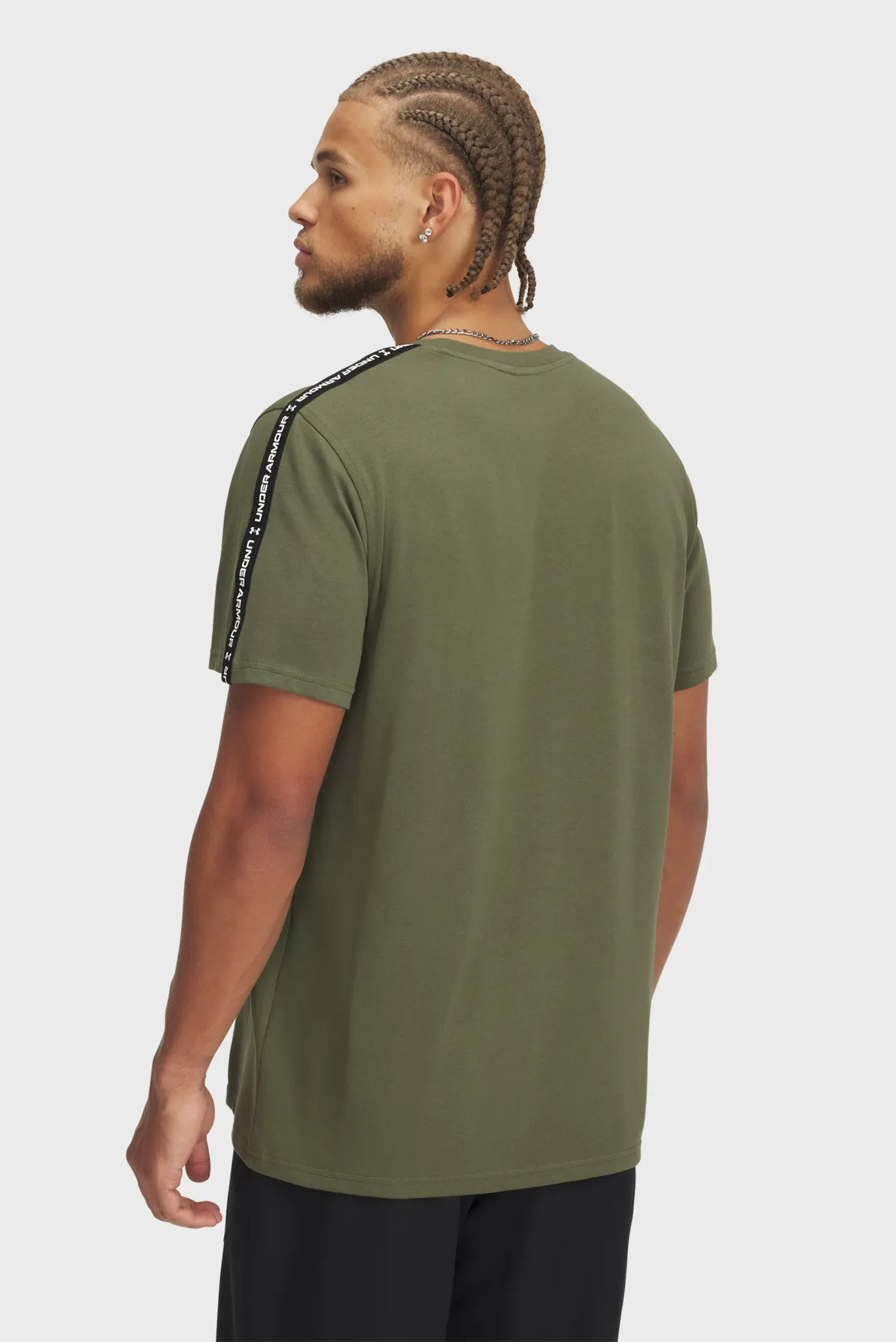 Мужская оливковая футболка UA Icon HWT Tee Taping 3