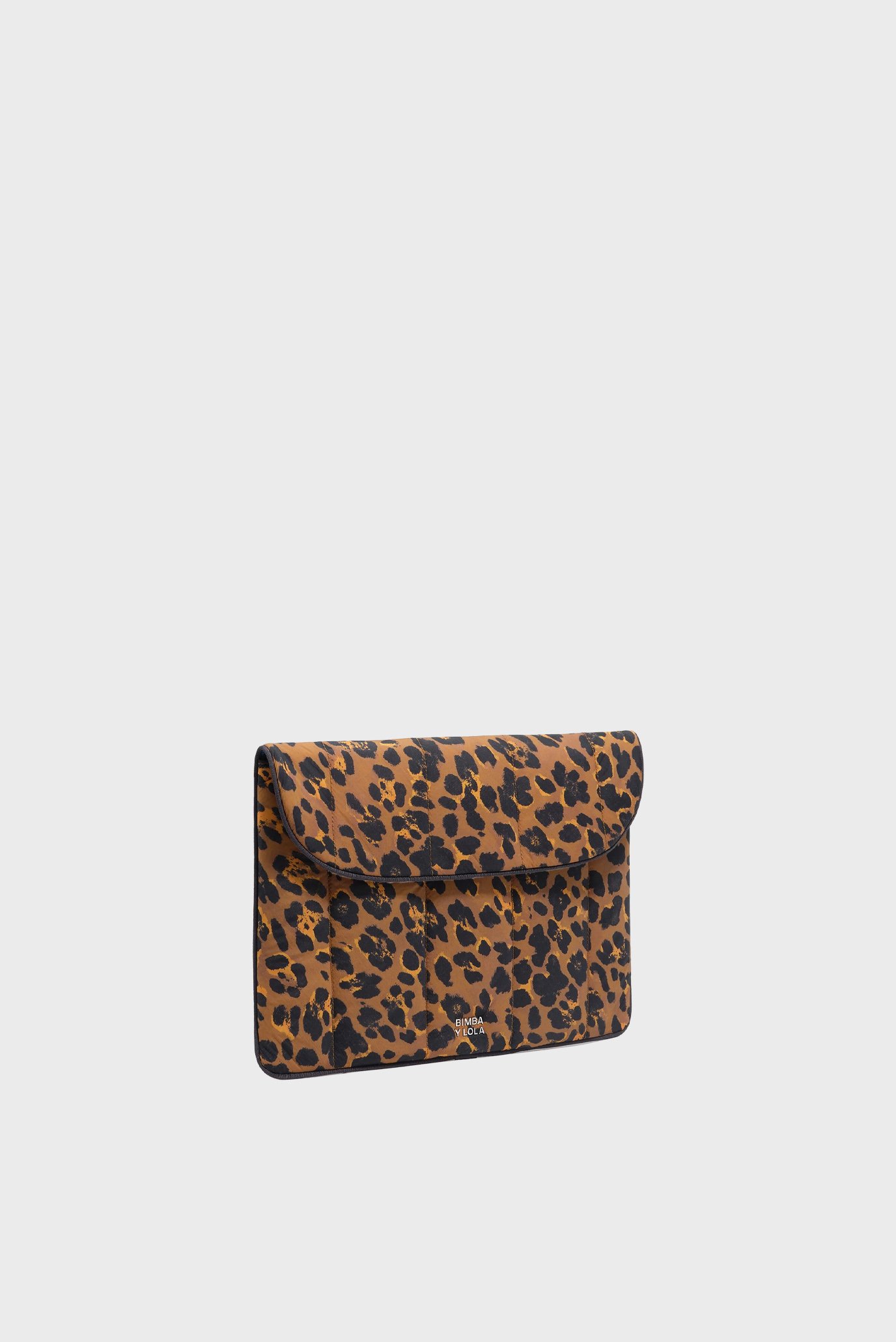 Женский коричневый чехол для ноутбука с узором Коричневый ONESIZE Bimba Y Lola 252BBK720.10345 Женский коричневый чехол для ноутбука с узором Коричневый ONESIZE Bimba Y Lola 252BBK720.10345