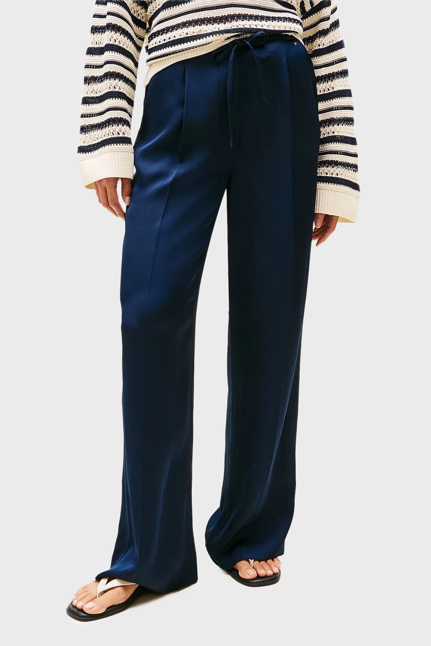 Женские темно-синие брюки SATEEN TIE RLXD Синий S Tommy Hilfiger WW0WW47171 Женские темно-синие брюки SATEEN TIE RLXD Синий S Tommy Hilfiger WW0WW47171