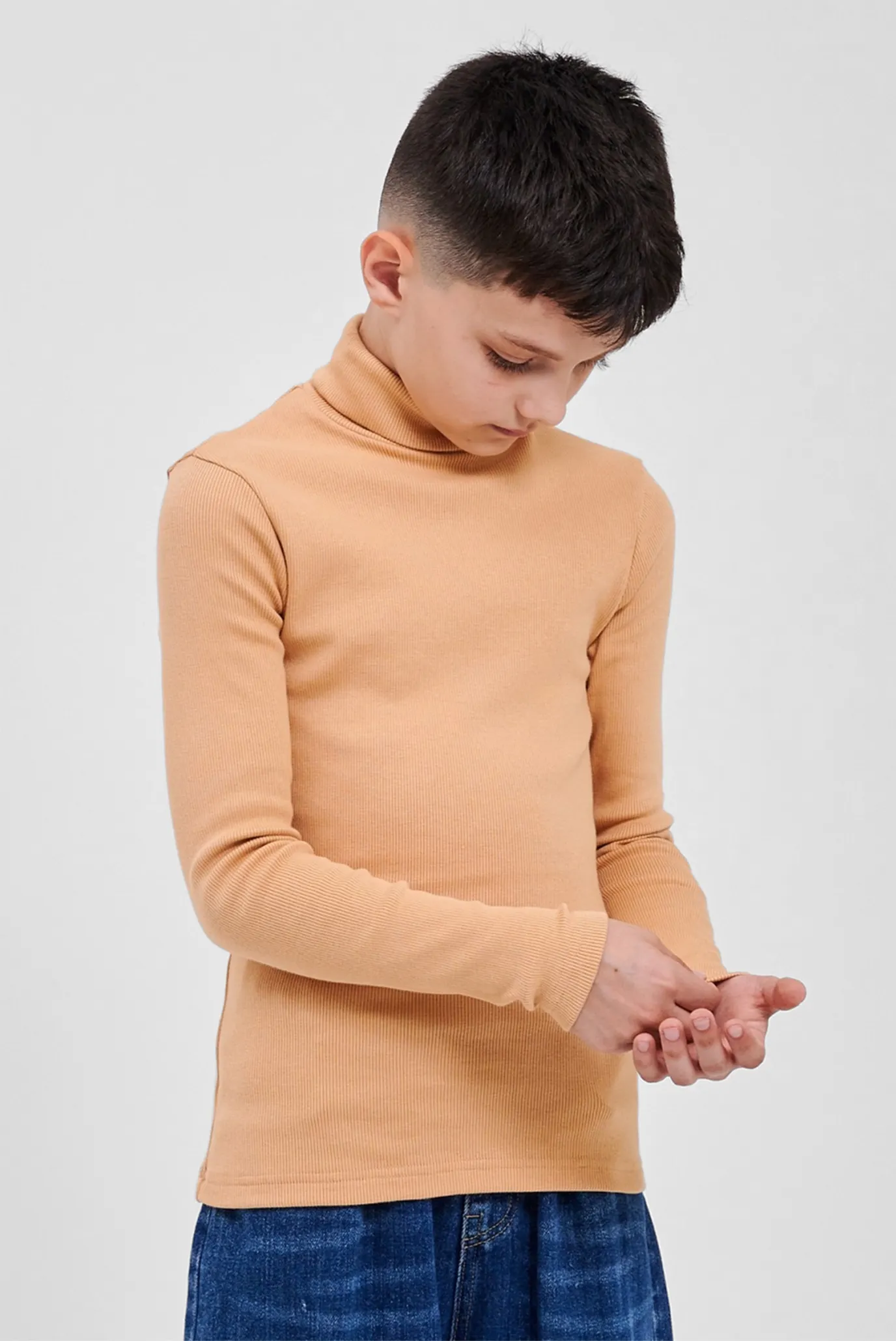 Детский персиковый гольф 1