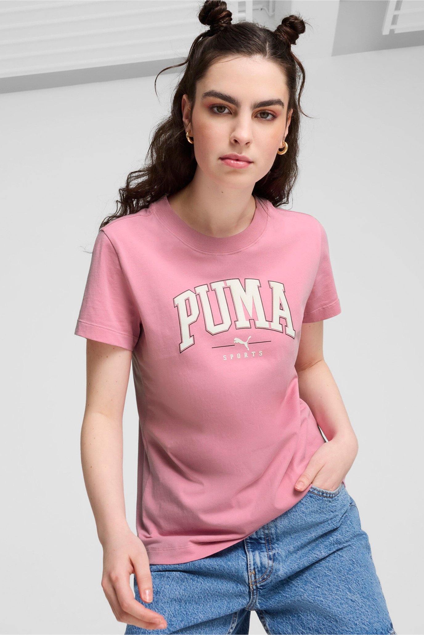 Женская розовая футболка PUMA SQUAD Graphic Tee Women 1