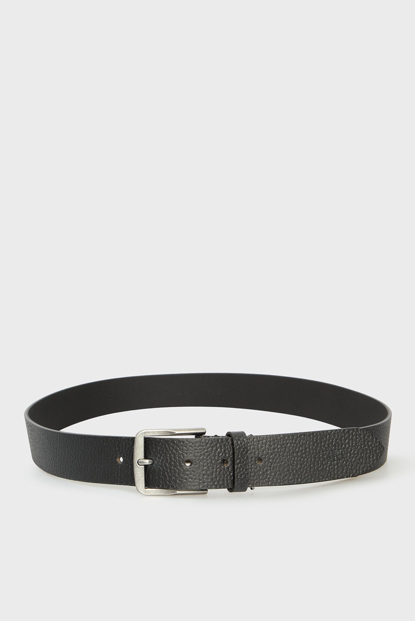 Мужской черный кожаный ремень CLASSIC FLAT 35MM Черный 100 Calvin Klein Jeans LV04G7022G Мужской черный кожаный ремень CLASSIC FLAT 35MM Черный 100 Calvin Klein Jeans LV04G7022G