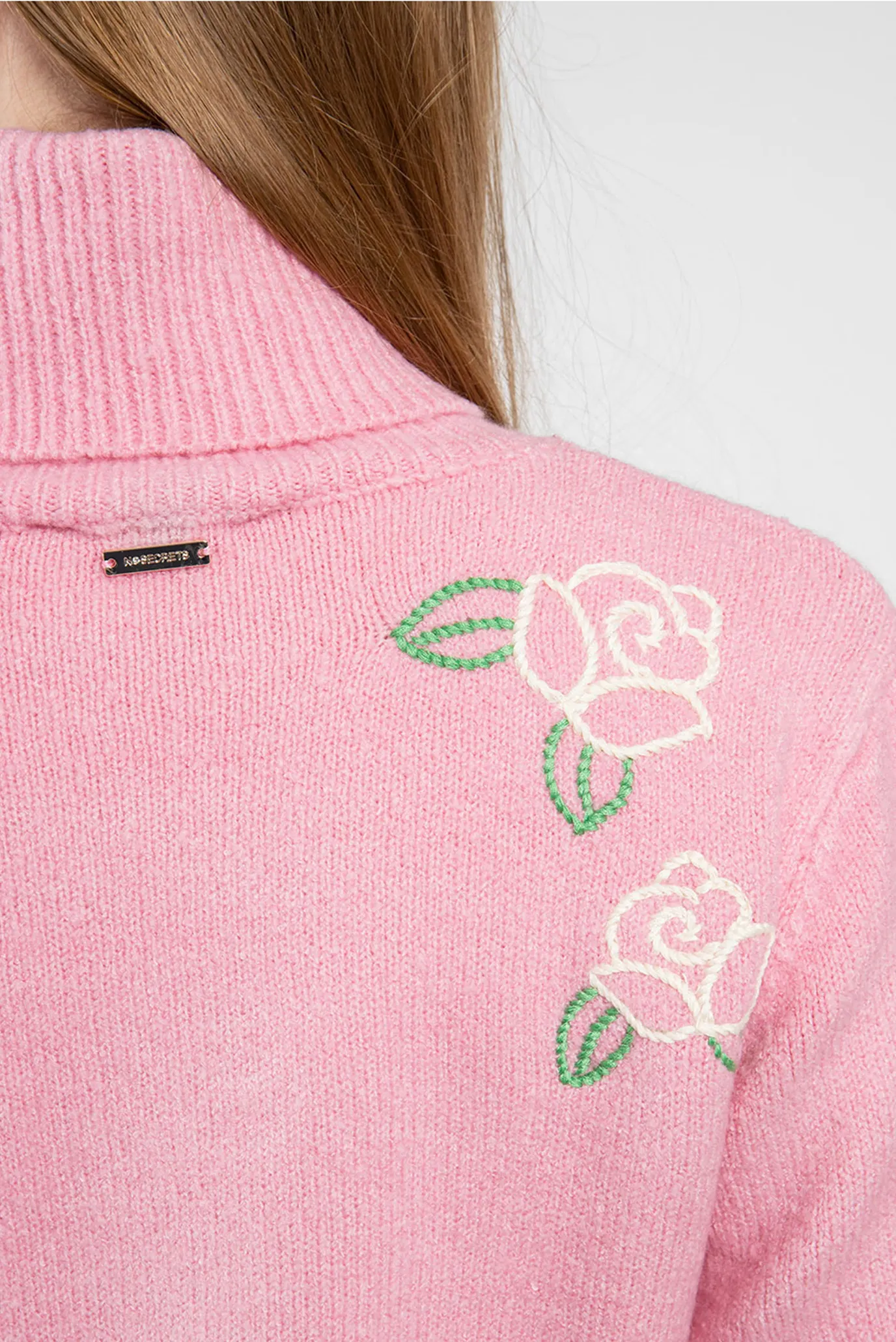 Женский розовый свитер 4