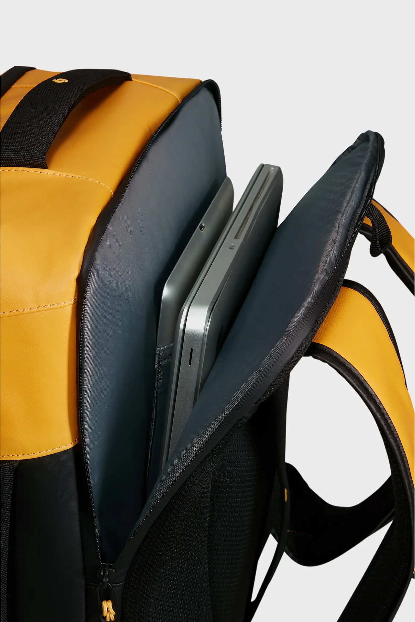 Жовтий рюкзак 15.6