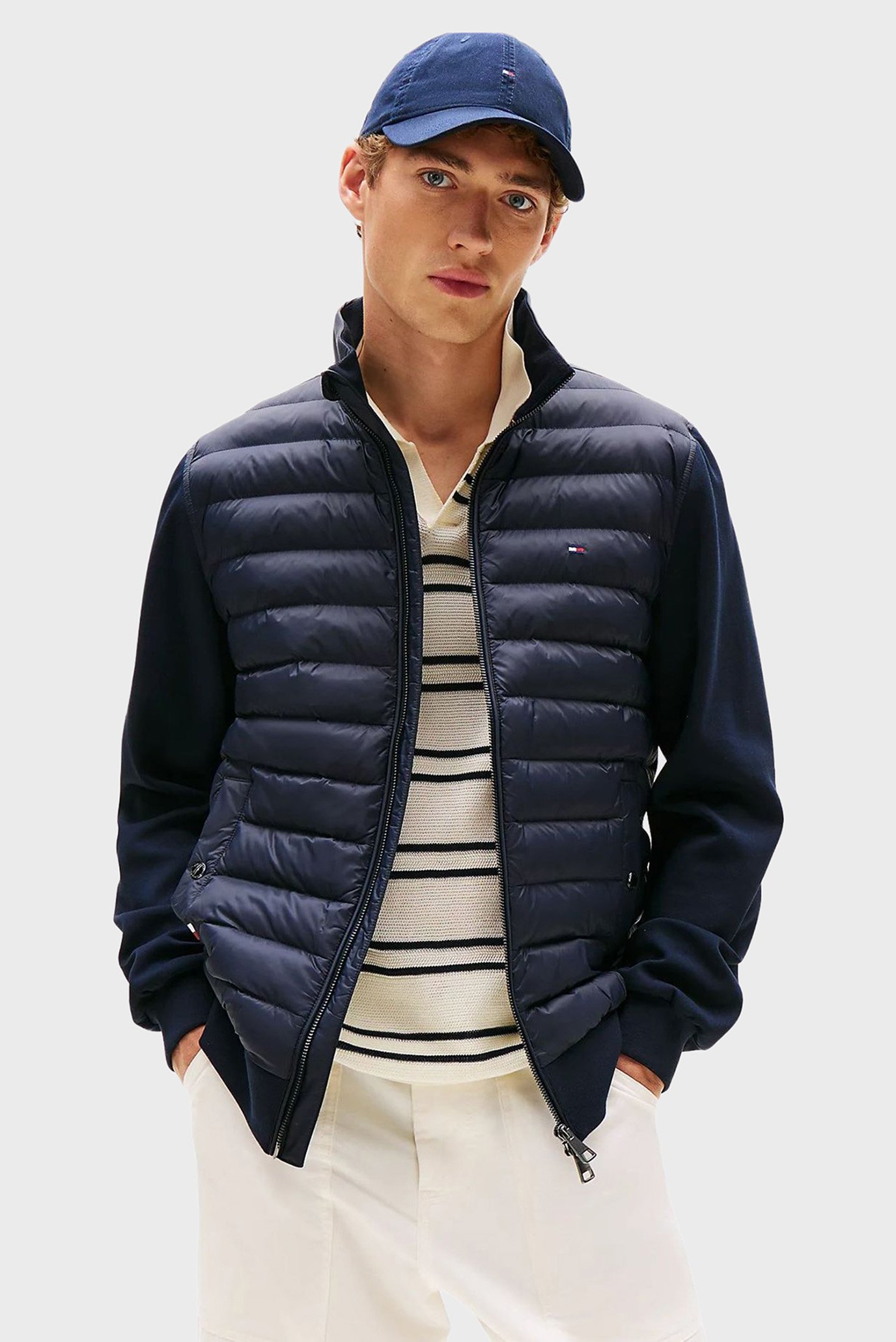 Мужская темно-синяя спортивная кофта MIX MEDIA STAND Синий S Tommy Hilfiger MW0MW37461 Мужская темно-синяя спортивная кофта MIX MEDIA STAND Синий S Tommy Hilfiger MW0MW37461