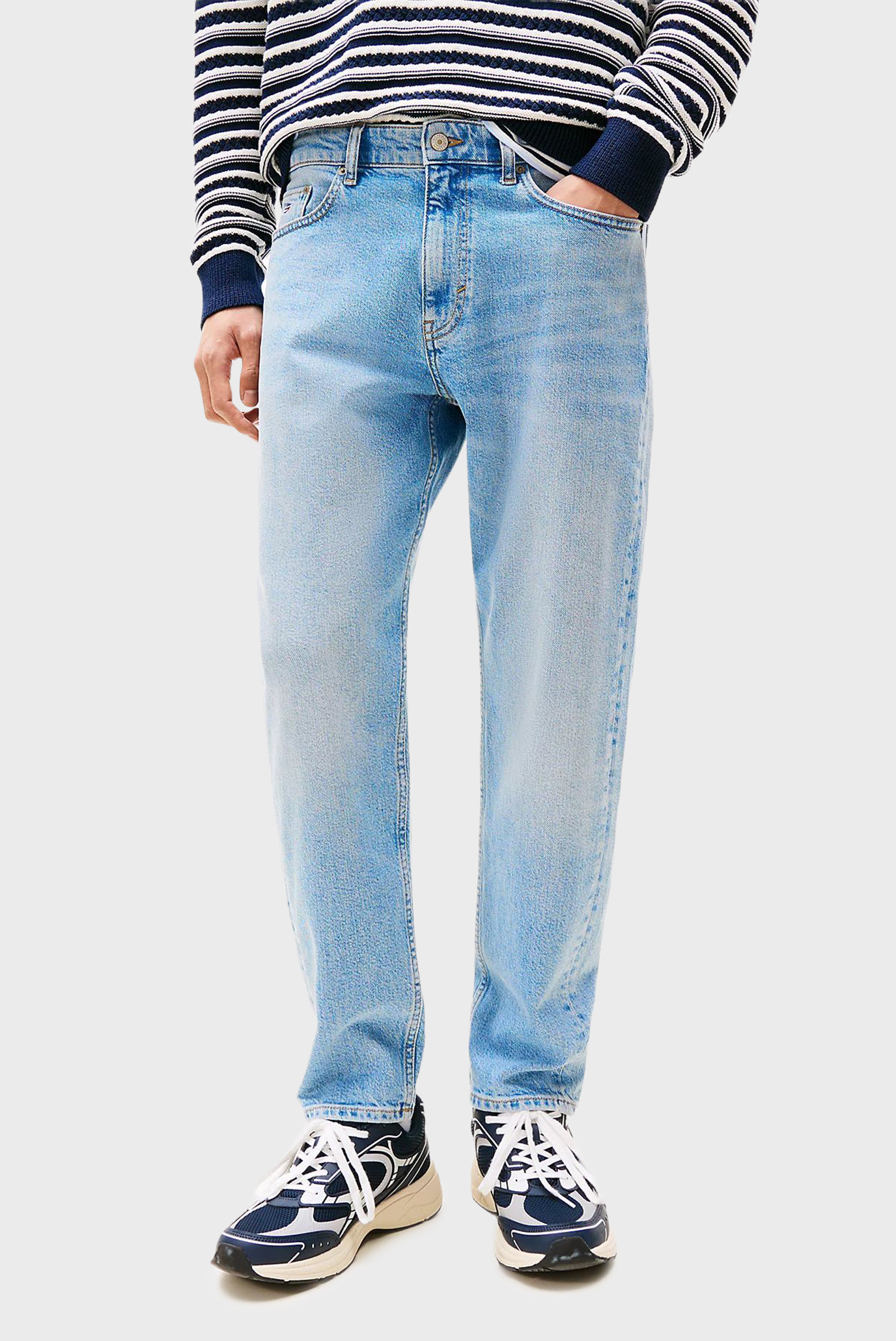 Мужские голубые джинсы ISAAC RLXD TPRD Голубой 33-32 Tommy Jeans DM0DM20979 Мужские голубые джинсы ISAAC RLXD TPRD Голубой 33-32 Tommy Jeans DM0DM20979