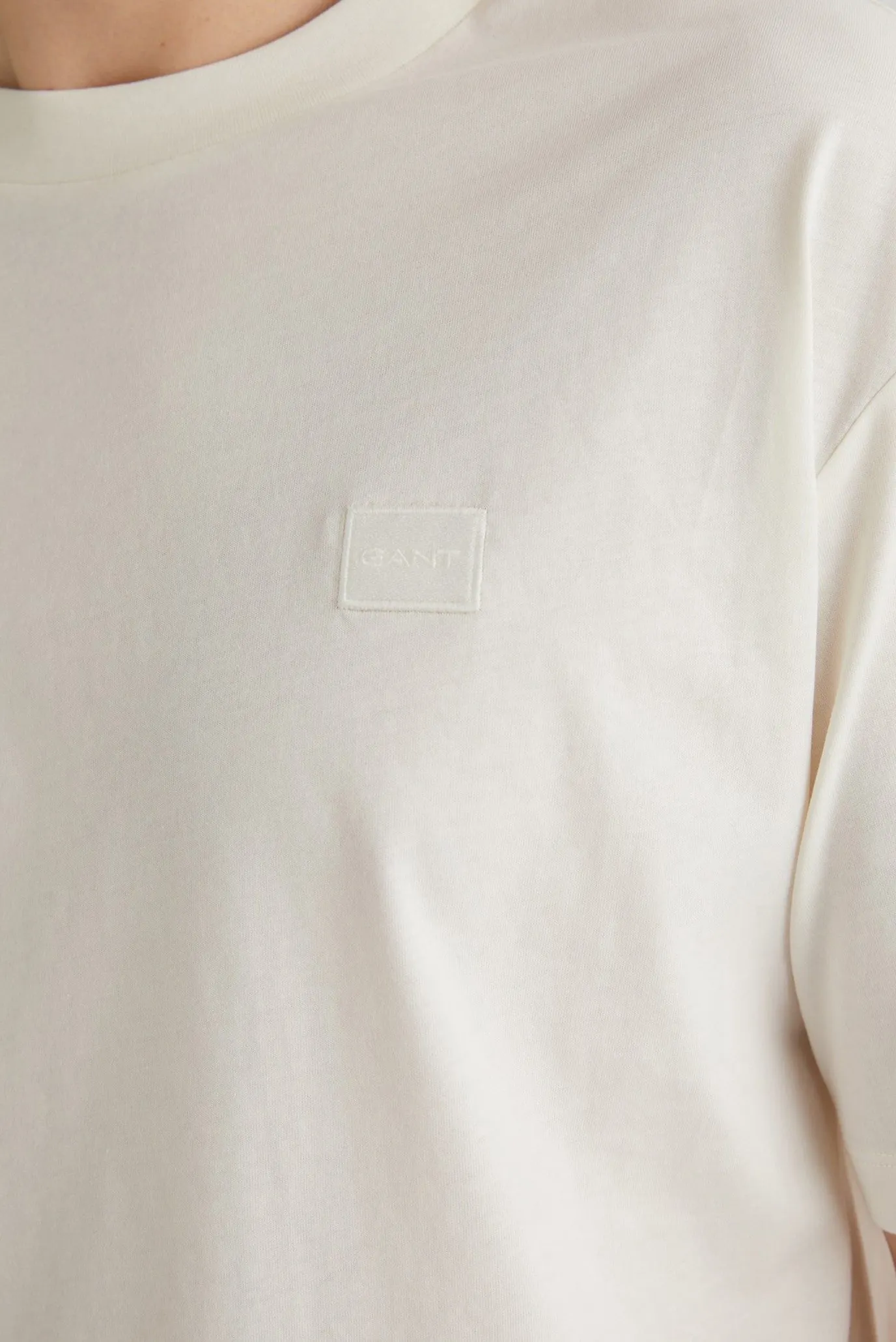 Мужская белая футболка LOGO BADGE 5