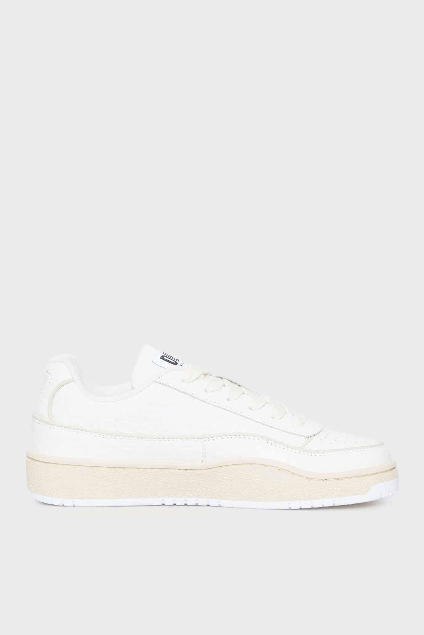 Жіночі білі шкіряні снікерси TRACKER-D 1