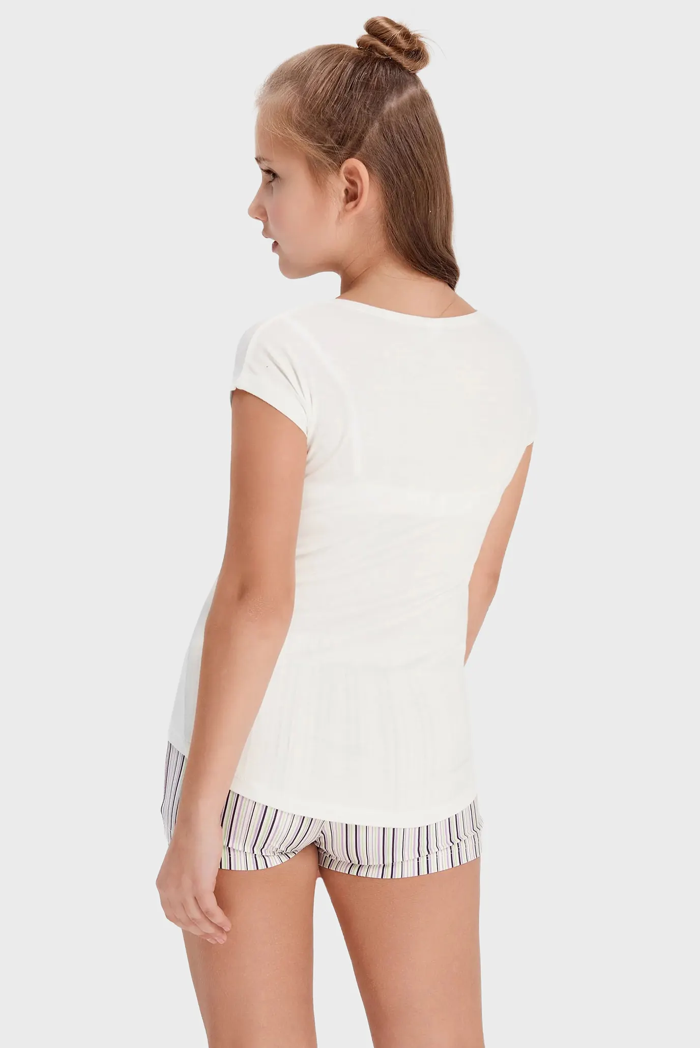 Детская белая пижама (футболка, шорты) 2