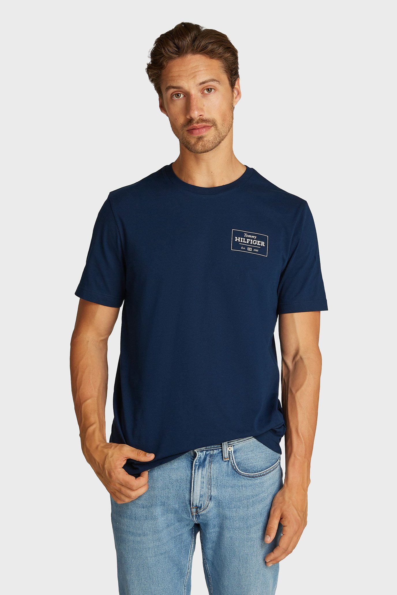 Мужская темно-синяя футболка MONOTYPE PRINTED LABEL TEE Синий XXL Tommy Hilfiger MW0MW37454 Мужская темно-синяя футболка MONOTYPE PRINTED LABEL TEE Синий XXL Tommy Hilfiger MW0MW37454
