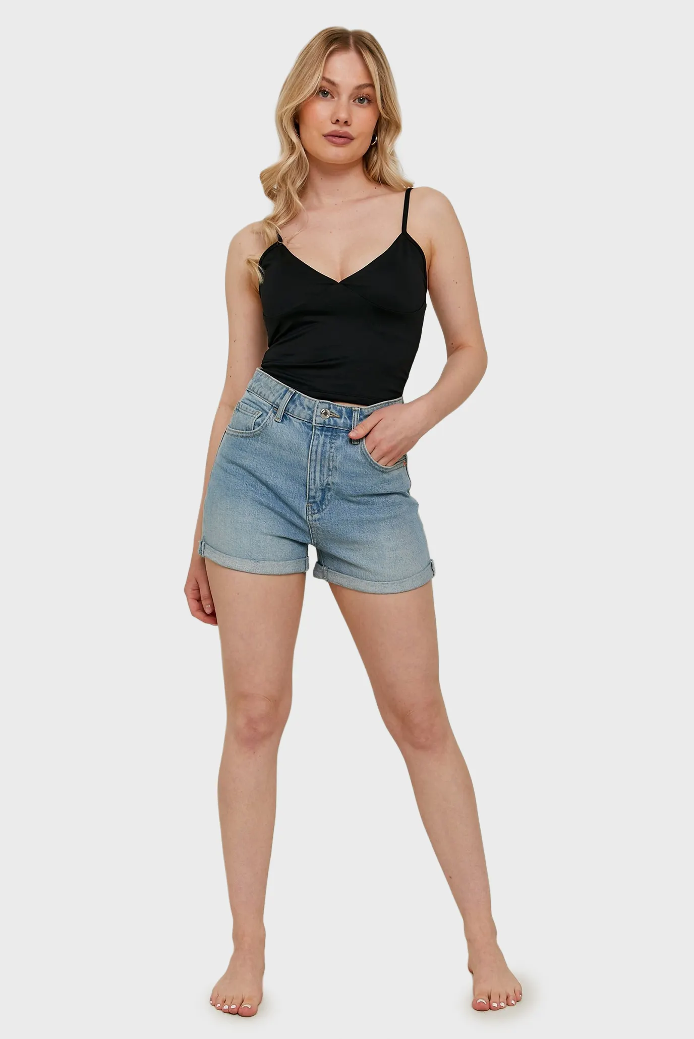 Женские голубые джинсовые шорты 3