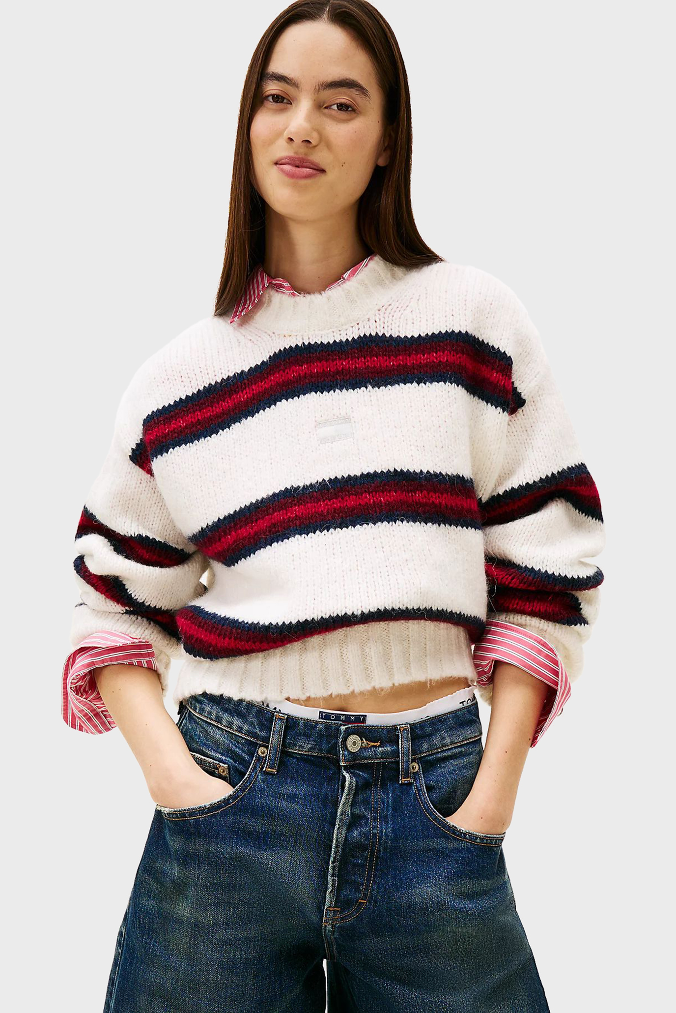 Женский белый свитер в полоску BADGE STRIPE FLUFFY Белый XS Tommy Jeans DW0DW21679 Женский белый свитер в полоску BADGE STRIPE FLUFFY Белый XS Tommy Jeans DW0DW21679