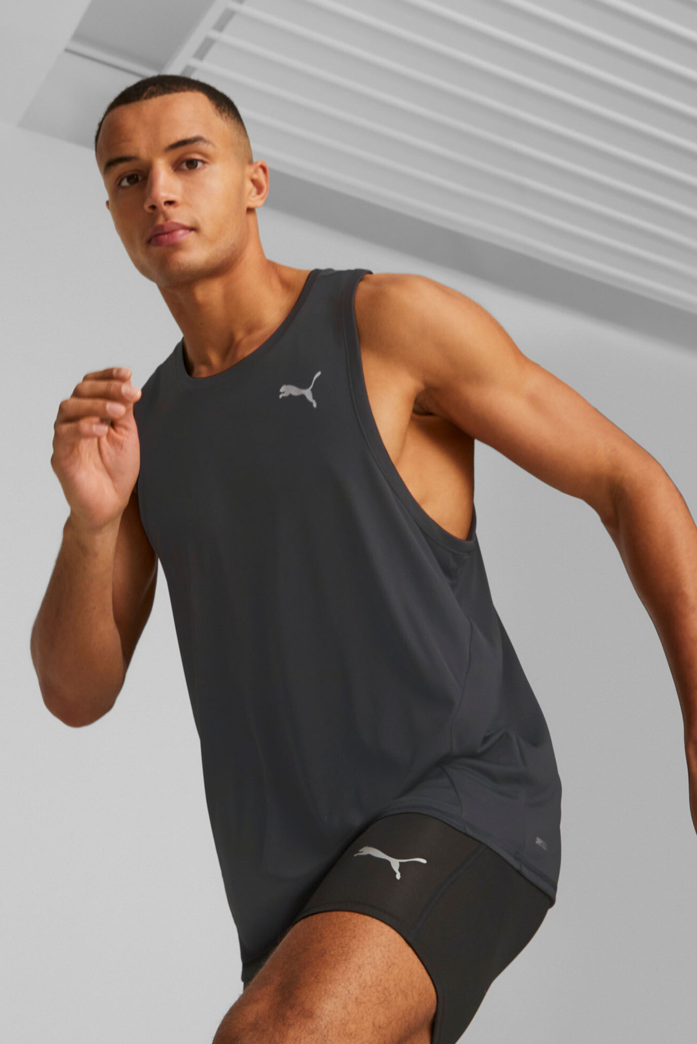 Чоловіча чорна майка RUN FAVOURITE Running Tank Top Men 1