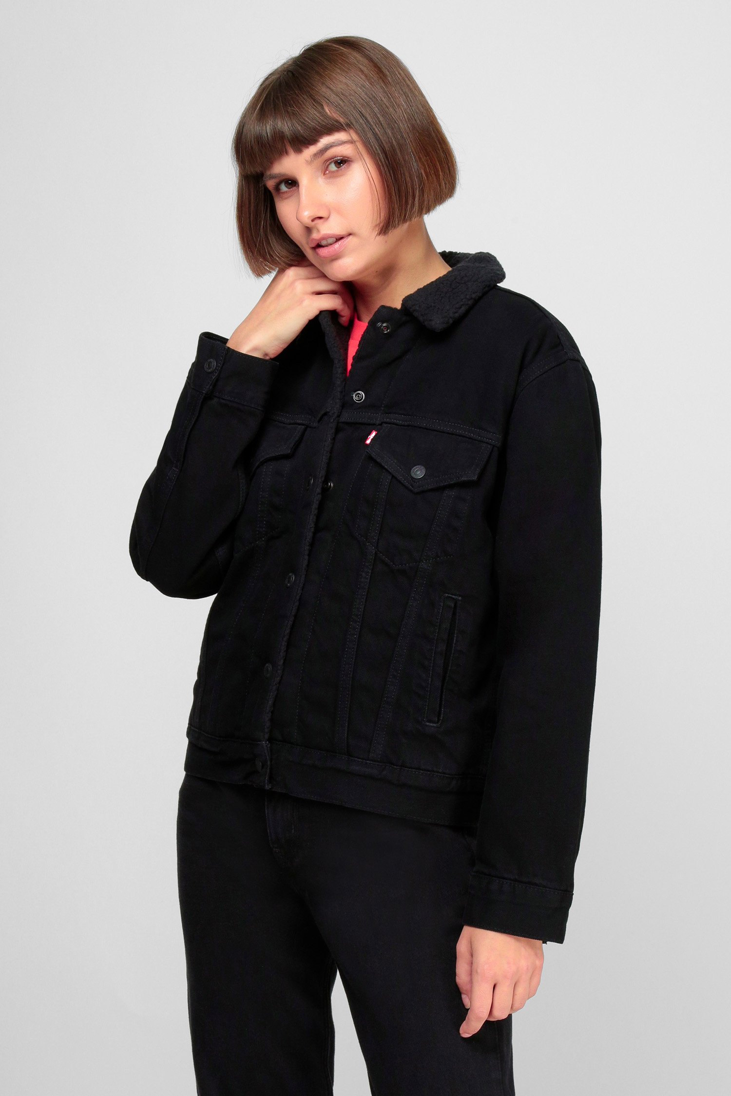Женская черная джинсовая куртка 1