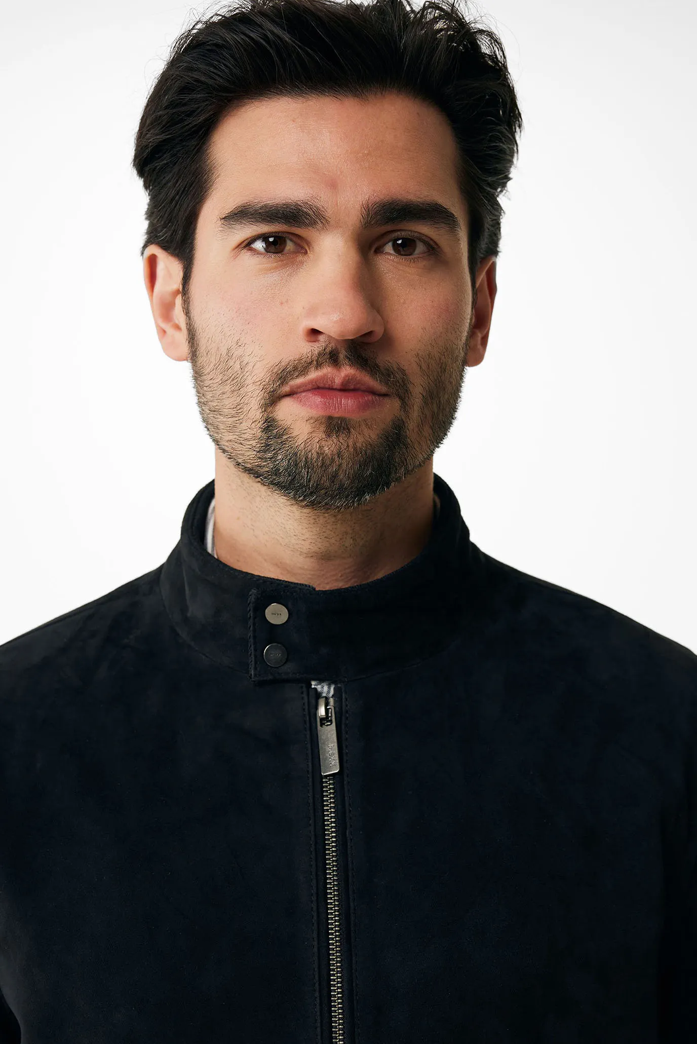 Чоловіча чорна замшева куртка 4