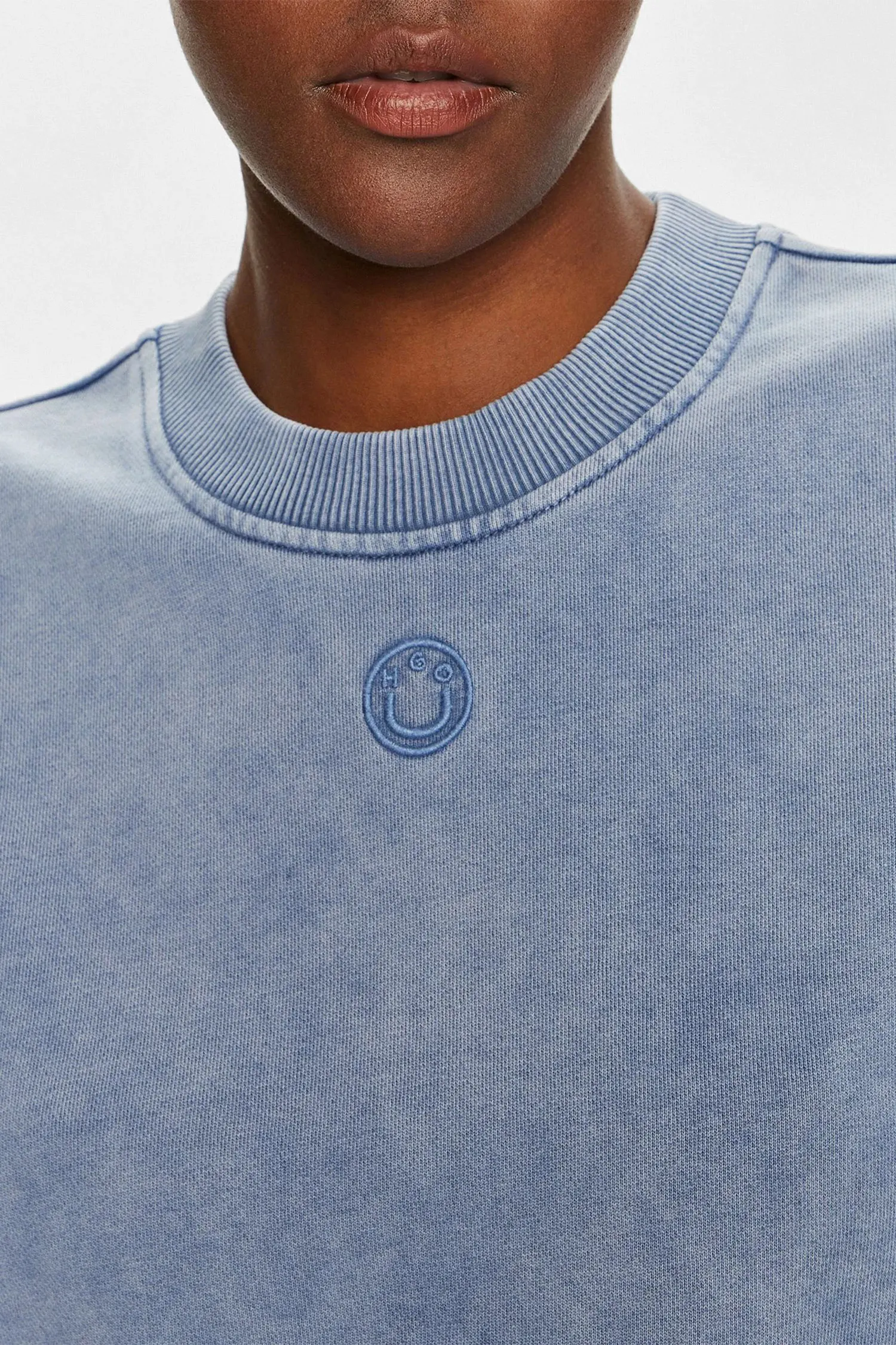 Женский голубой свитшот 5