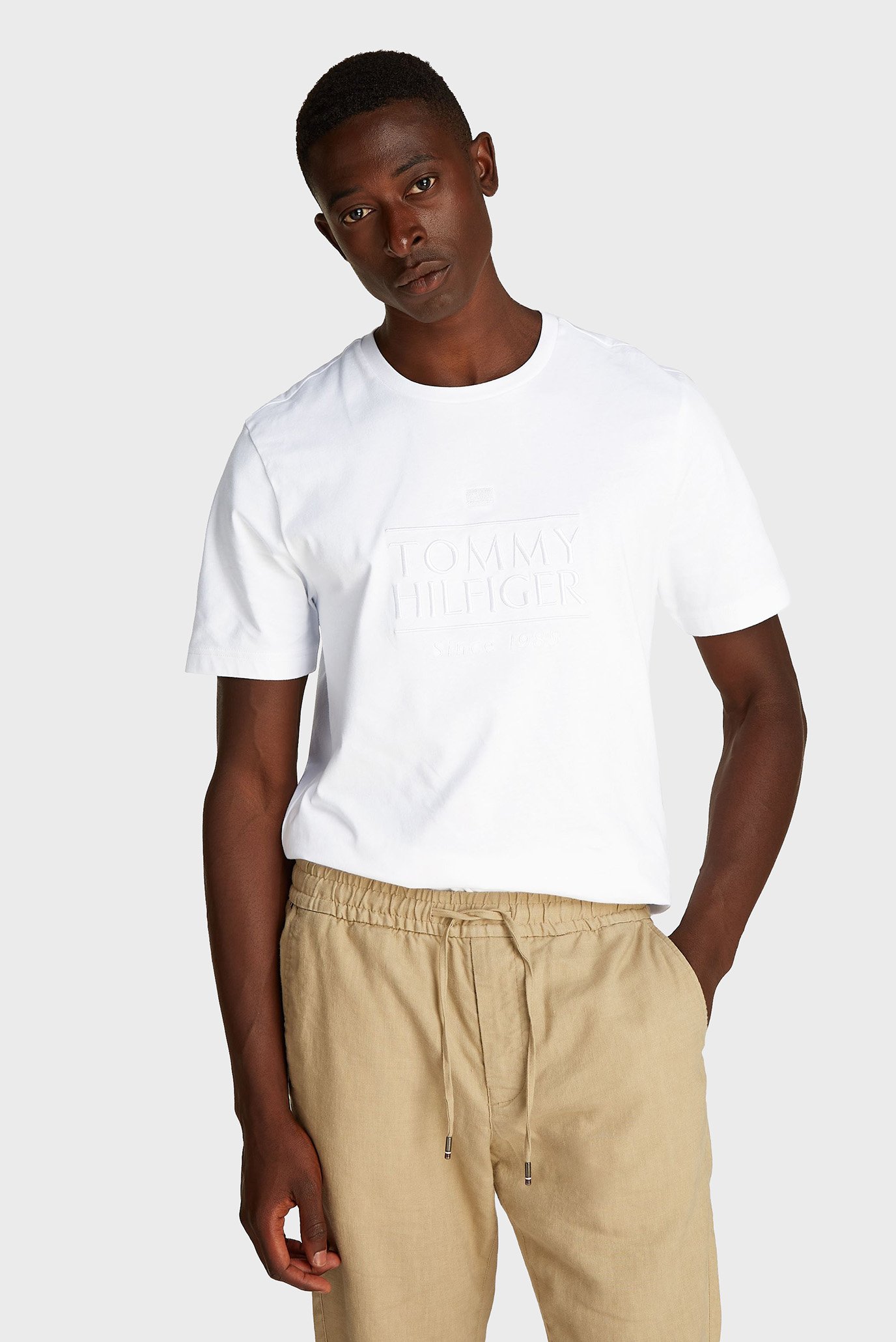 Мужская белая футболка EMBROIDERY LOGO Белый XXL Tommy Hilfiger MW0MW38620 Мужская белая футболка EMBROIDERY LOGO Белый XXL Tommy Hilfiger MW0MW38620