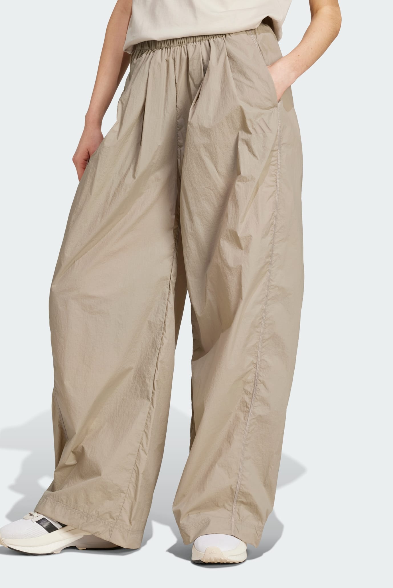ボトムスその他 adidas City Escape Summer Parachute Pants Putty Beige JC5116 adidas City Escape Summer Parachute Pants Women Sportswear