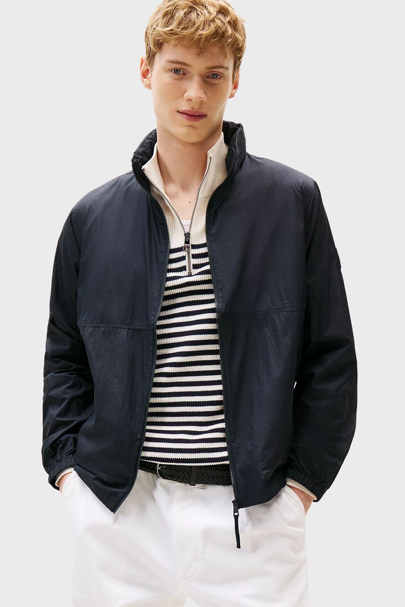 Мужская темно-синяя ветровка TECH LIGHTWEIGHT Синий M Tommy Hilfiger MW0MW38904 Мужская темно-синяя ветровка TECH LIGHTWEIGHT Синий M Tommy Hilfiger MW0MW38904