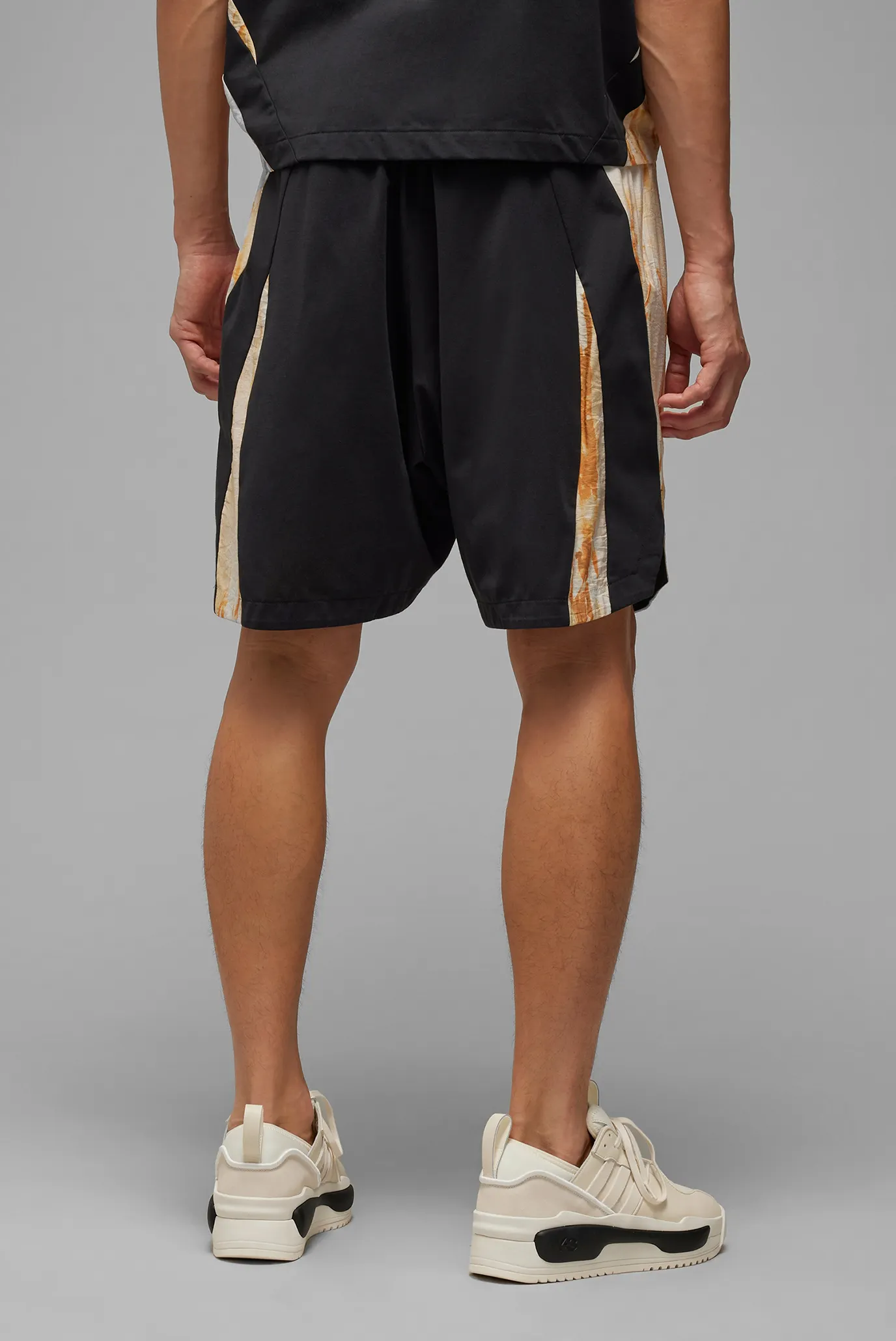 Мужские черные шорты Y-3 Rust Dye adidas IR6254 — MD-Fashion