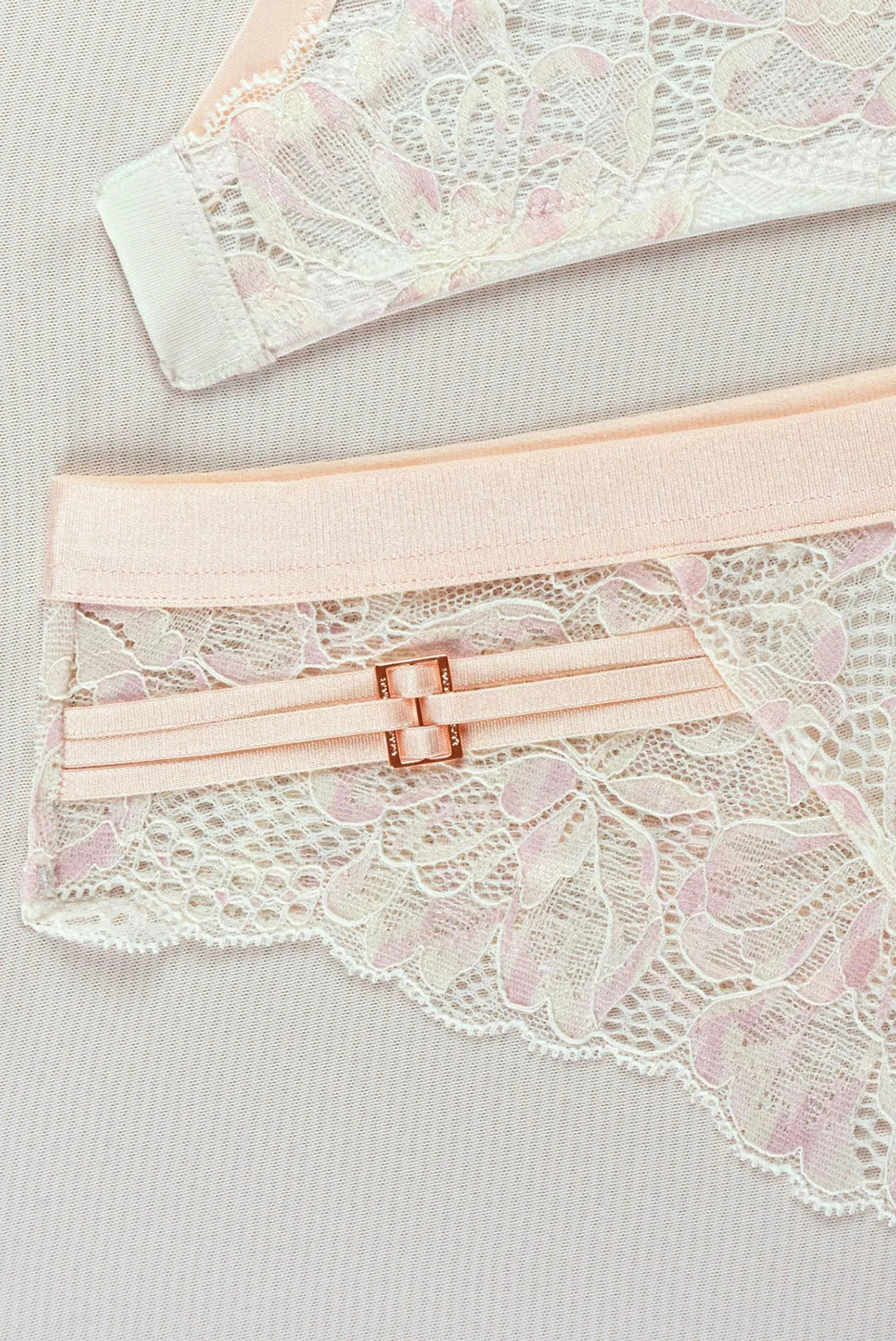 Жіночі білі трусики 6