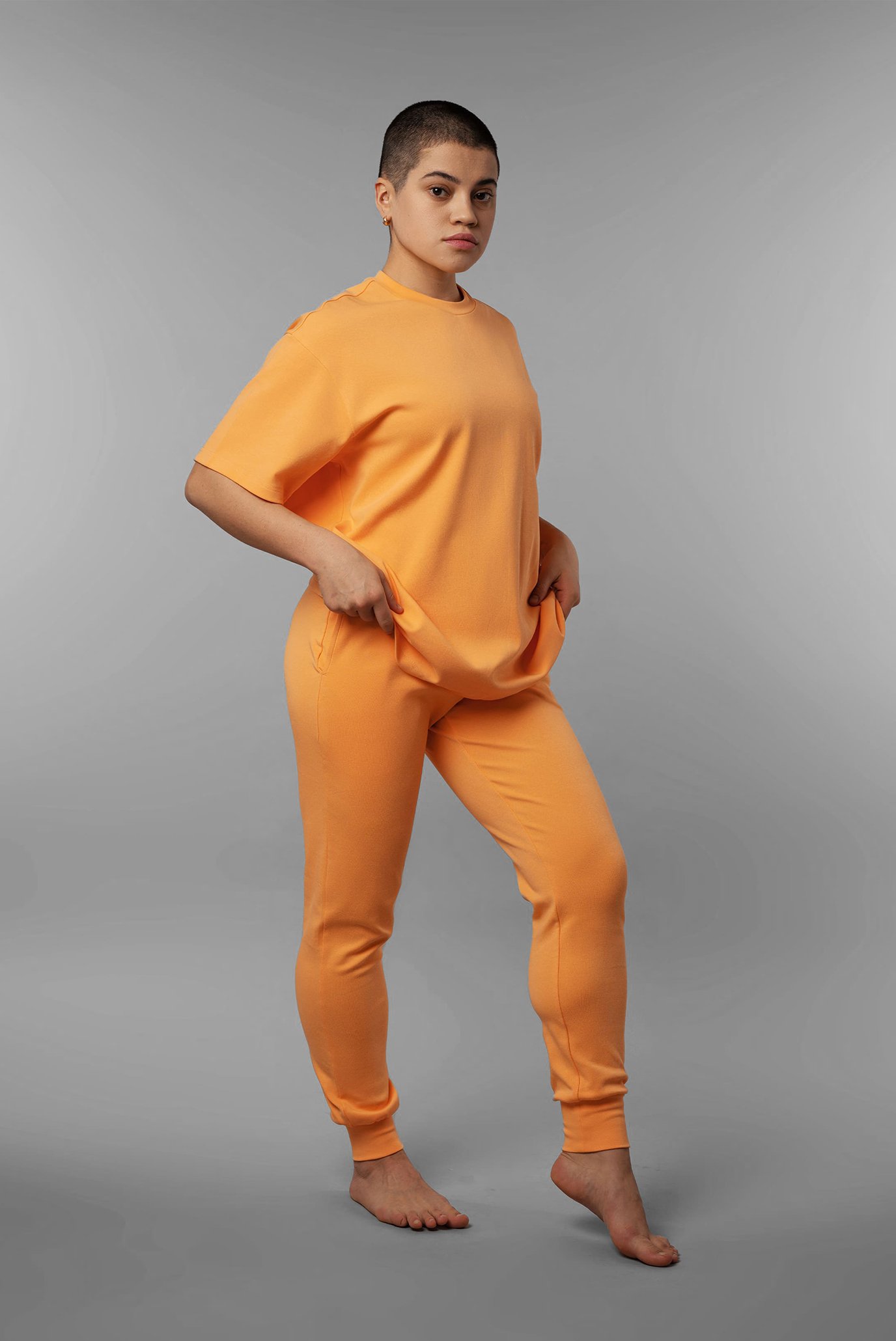 Женская оранжевая фуболка 1
