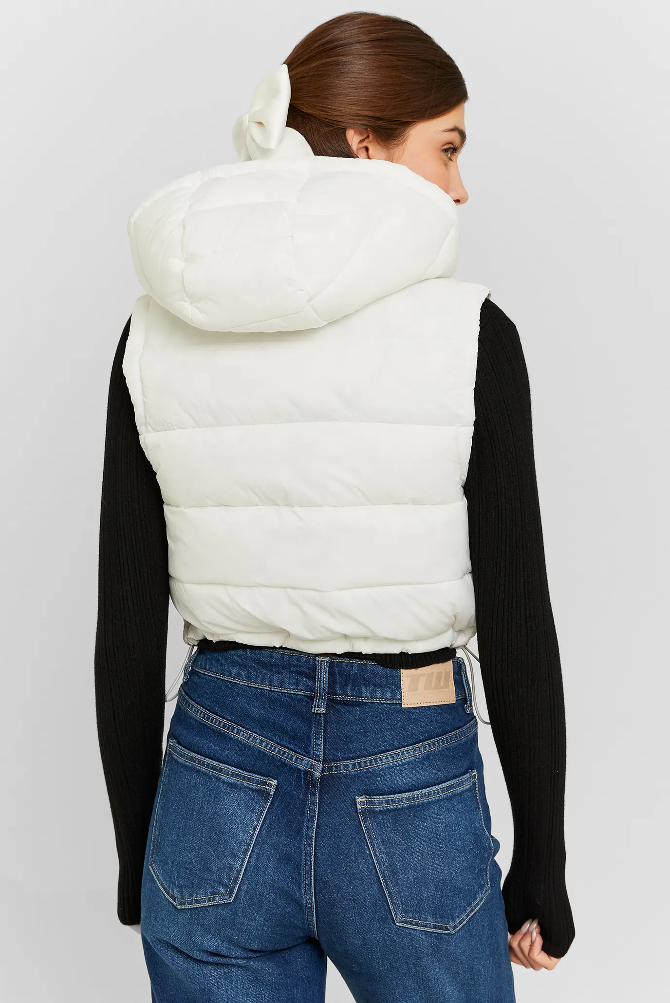 Жіночий білий жилет 2