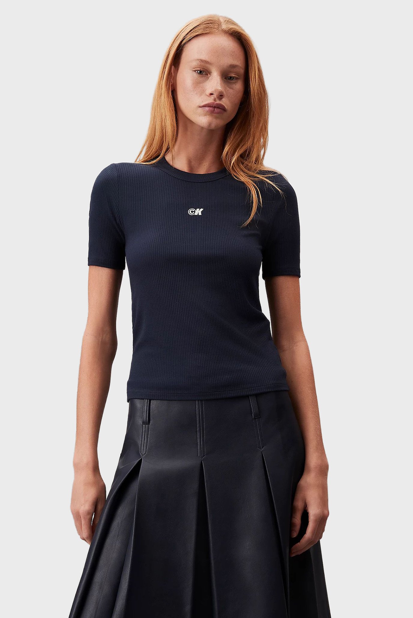 Женская темно-синяя футболка A-Modal Синий S Calvin Klein Jeans LV044C901G Женская темно-синяя футболка A-Modal Синий S Calvin Klein Jeans LV044C901G