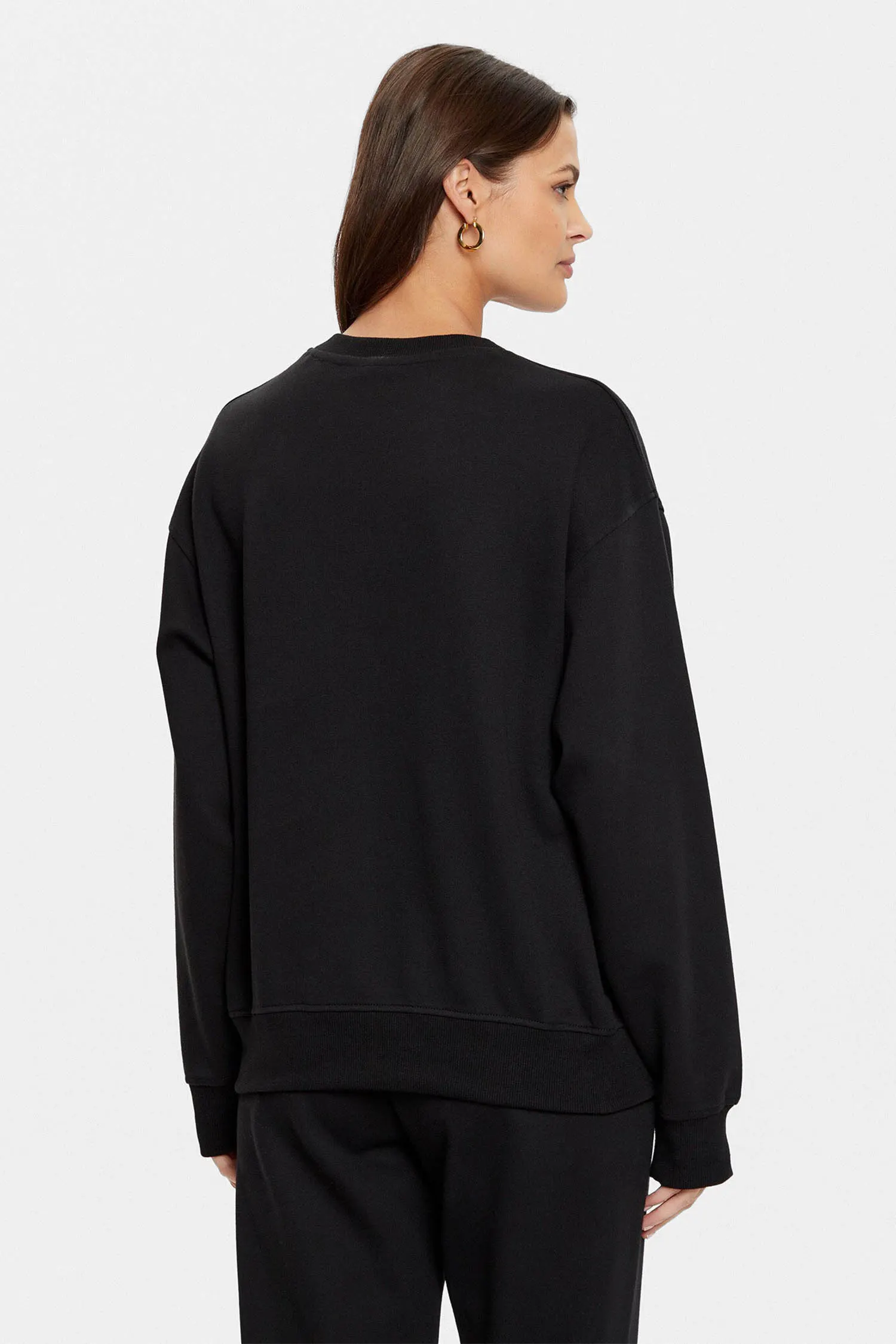 Жіночий чорний світшот 3