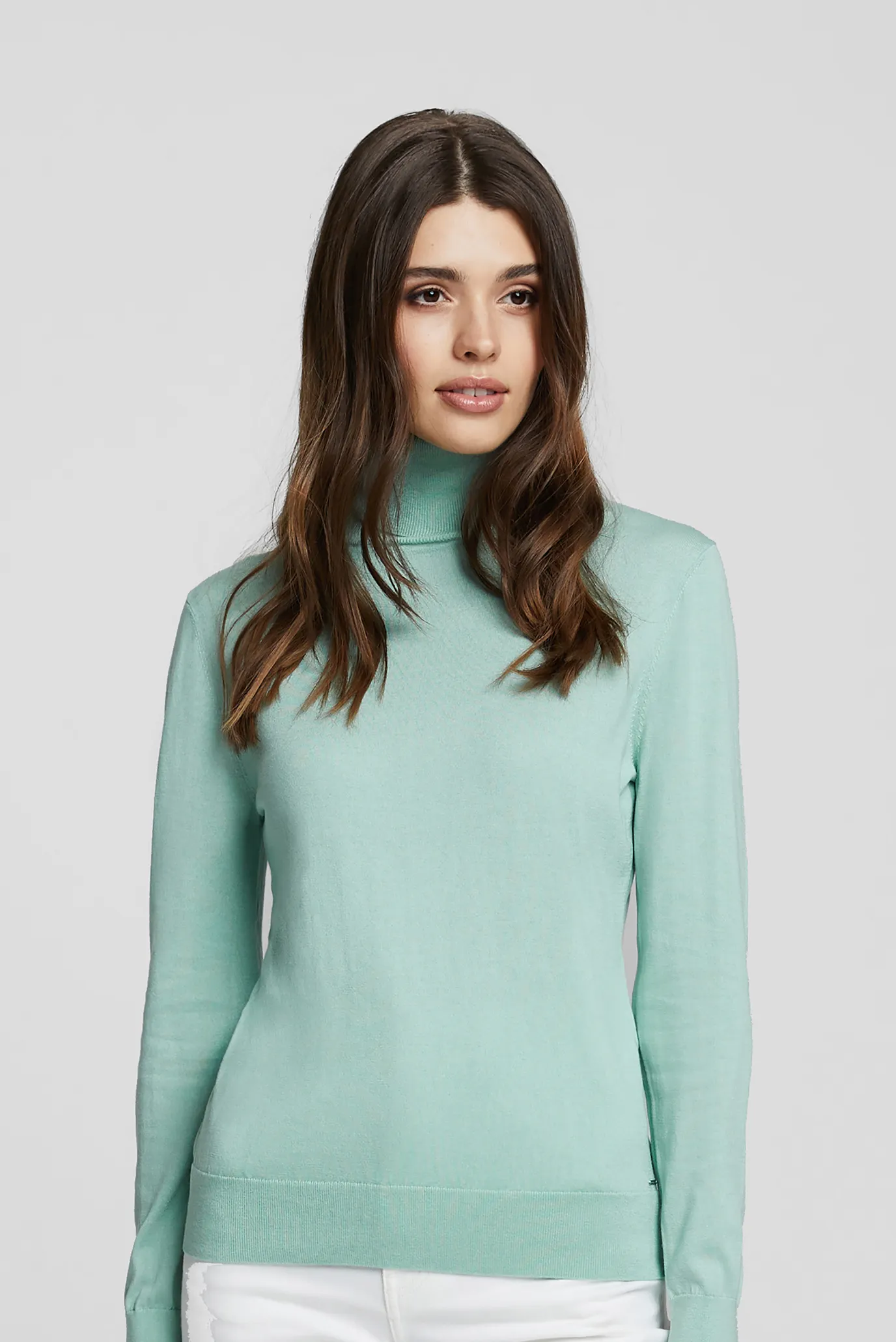 Женский мятный шелковый гольф 2