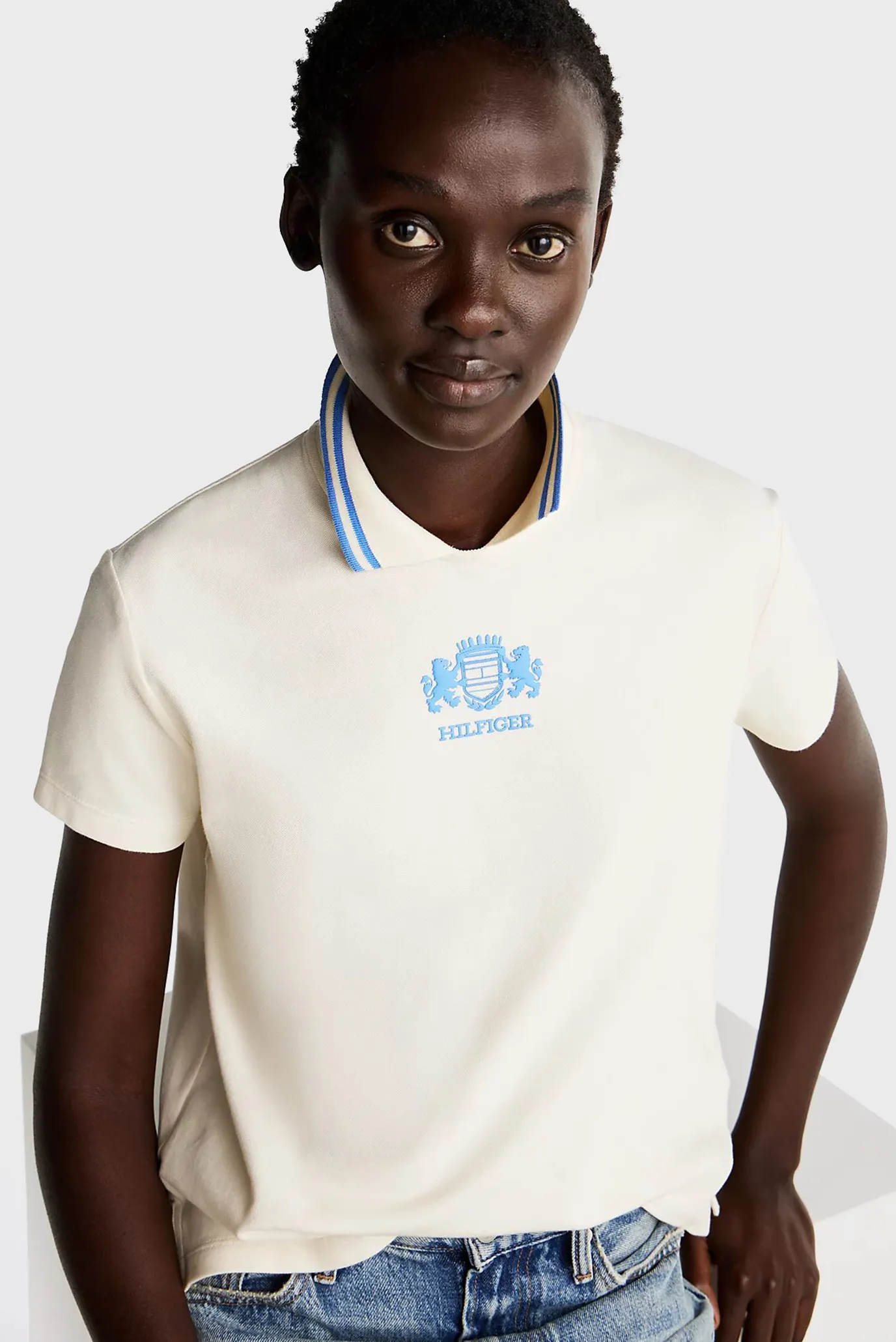 Женское белое поло REG VARSITY C-NK POLO SS 4