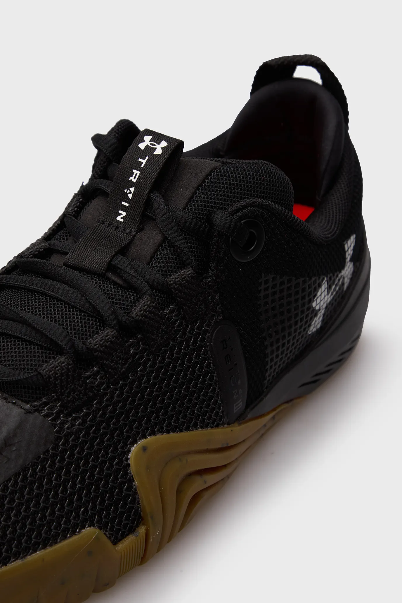 Чоловічі чорні кросівки UA TriBase Reign 6 2