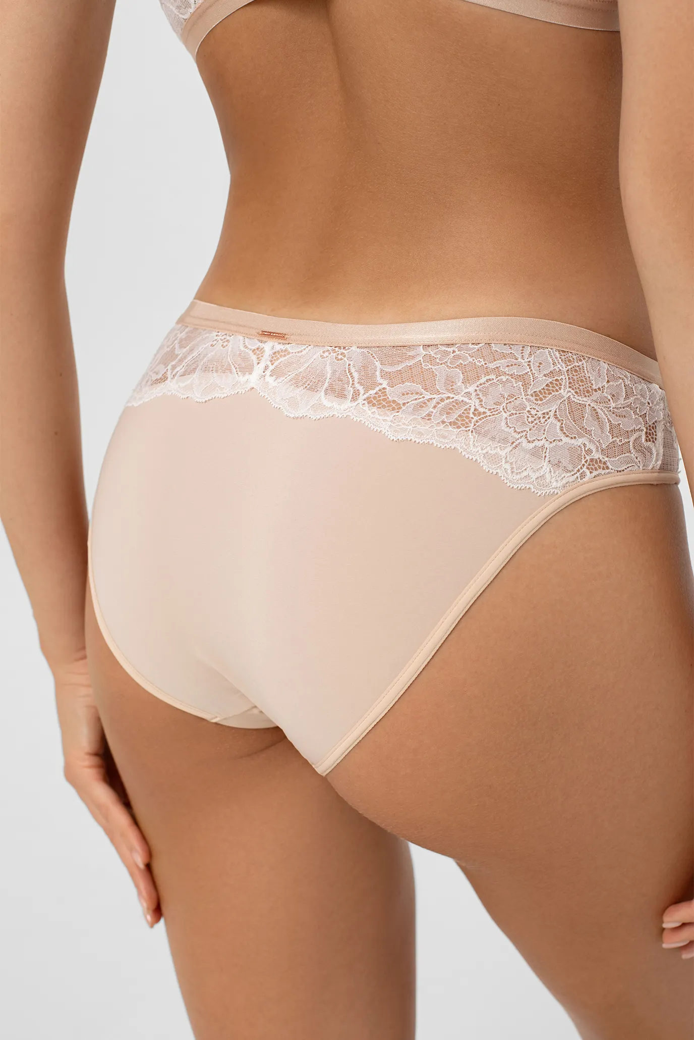 Жіночі бежеві трусики 3