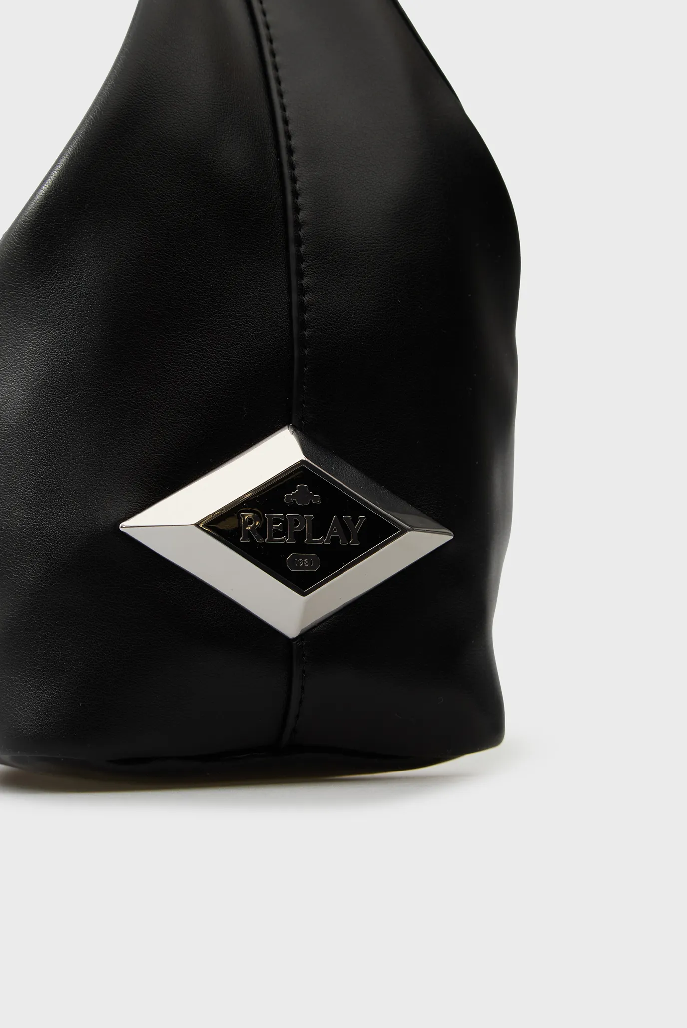 Жіноча чорна сумка 2