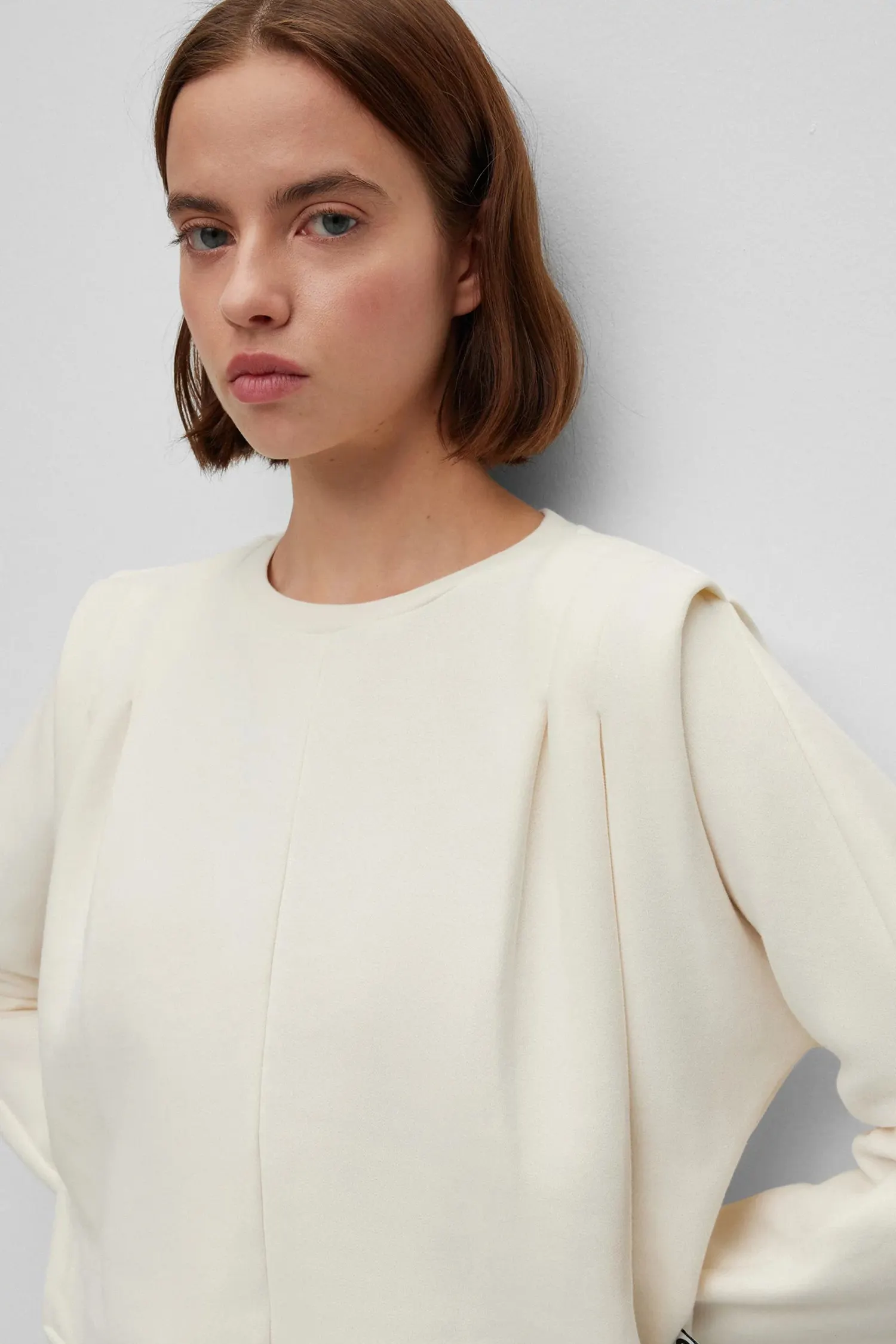 Жіночий білий світшот 4