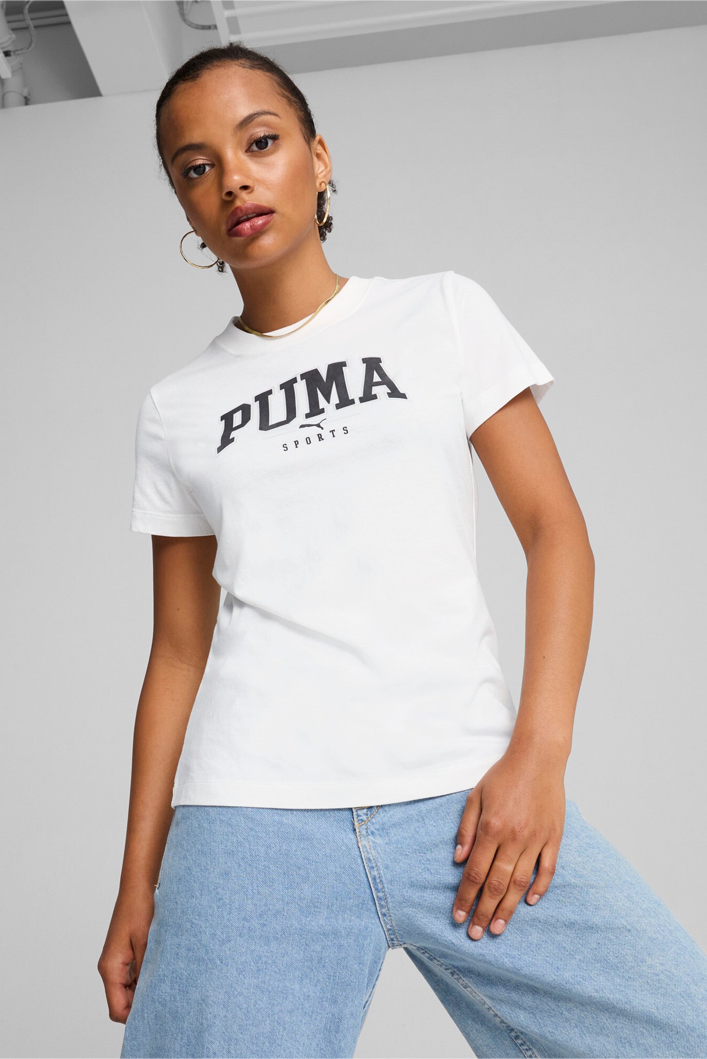 Женская белая футболка PUMA SQUAD Graphic Tee Women 1