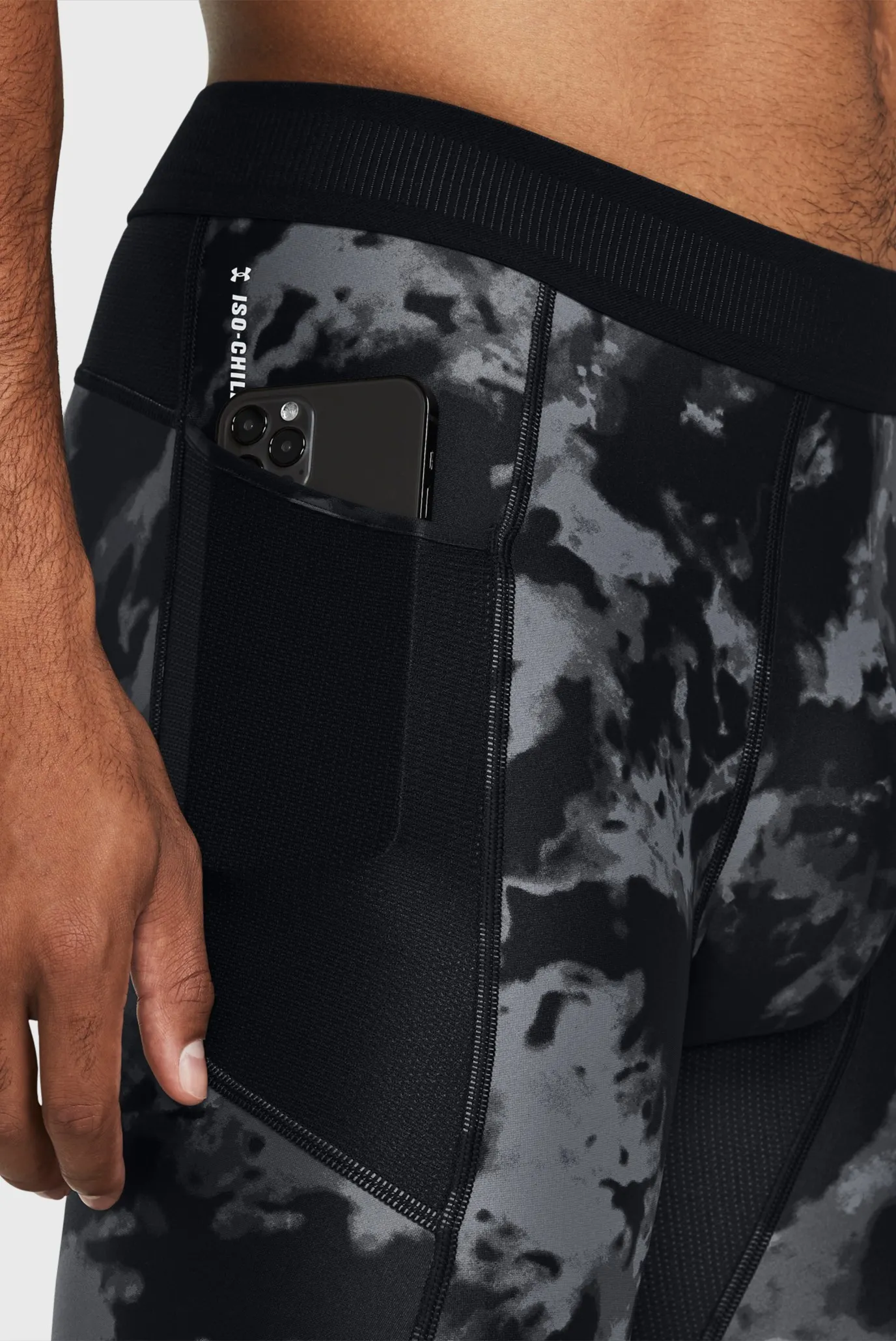 Чоловічі чорні камуфляжні велосипедки UA HG IsoChill Prtd Lg Sts 4