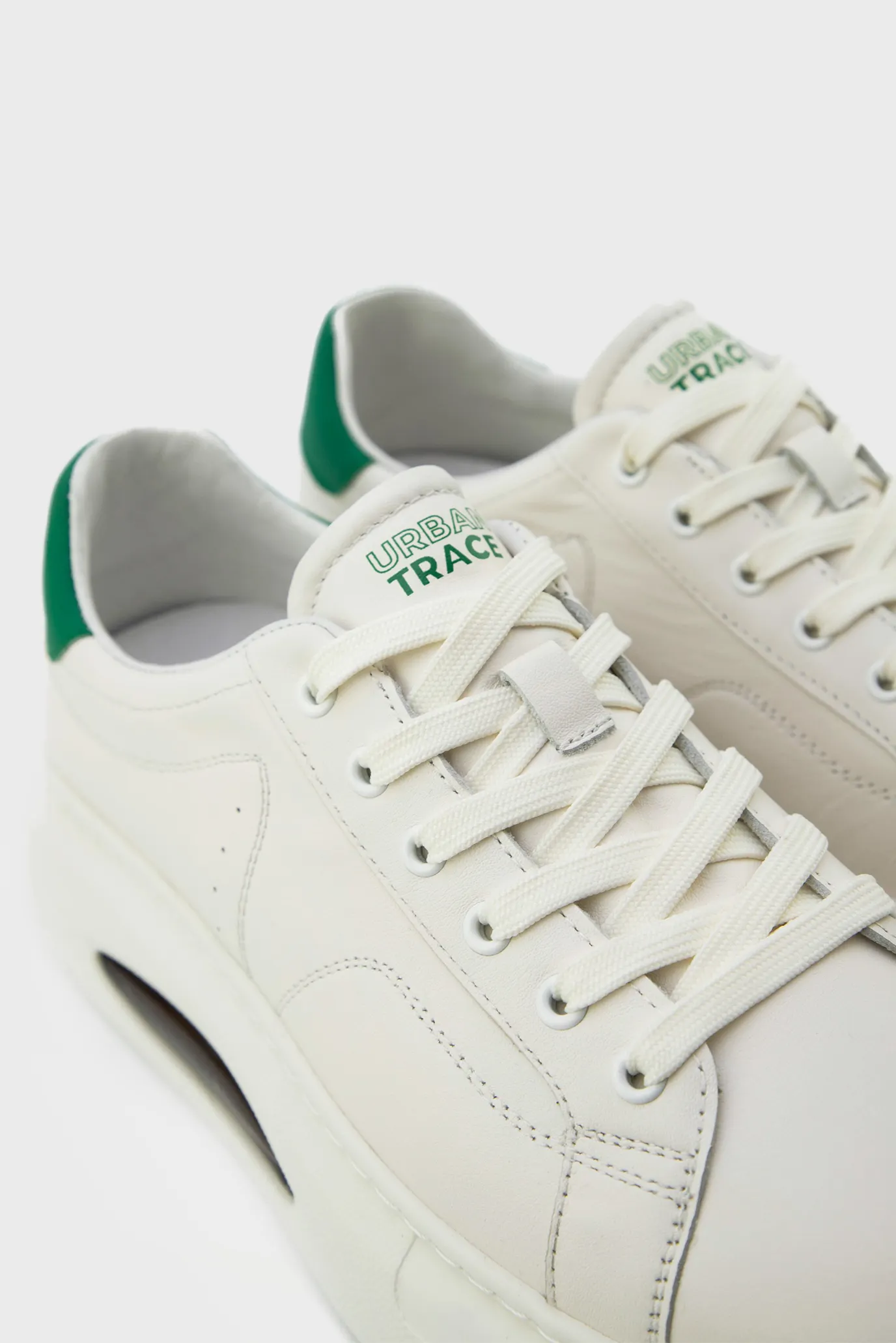 Мужские белые кожаные кроссовки 2