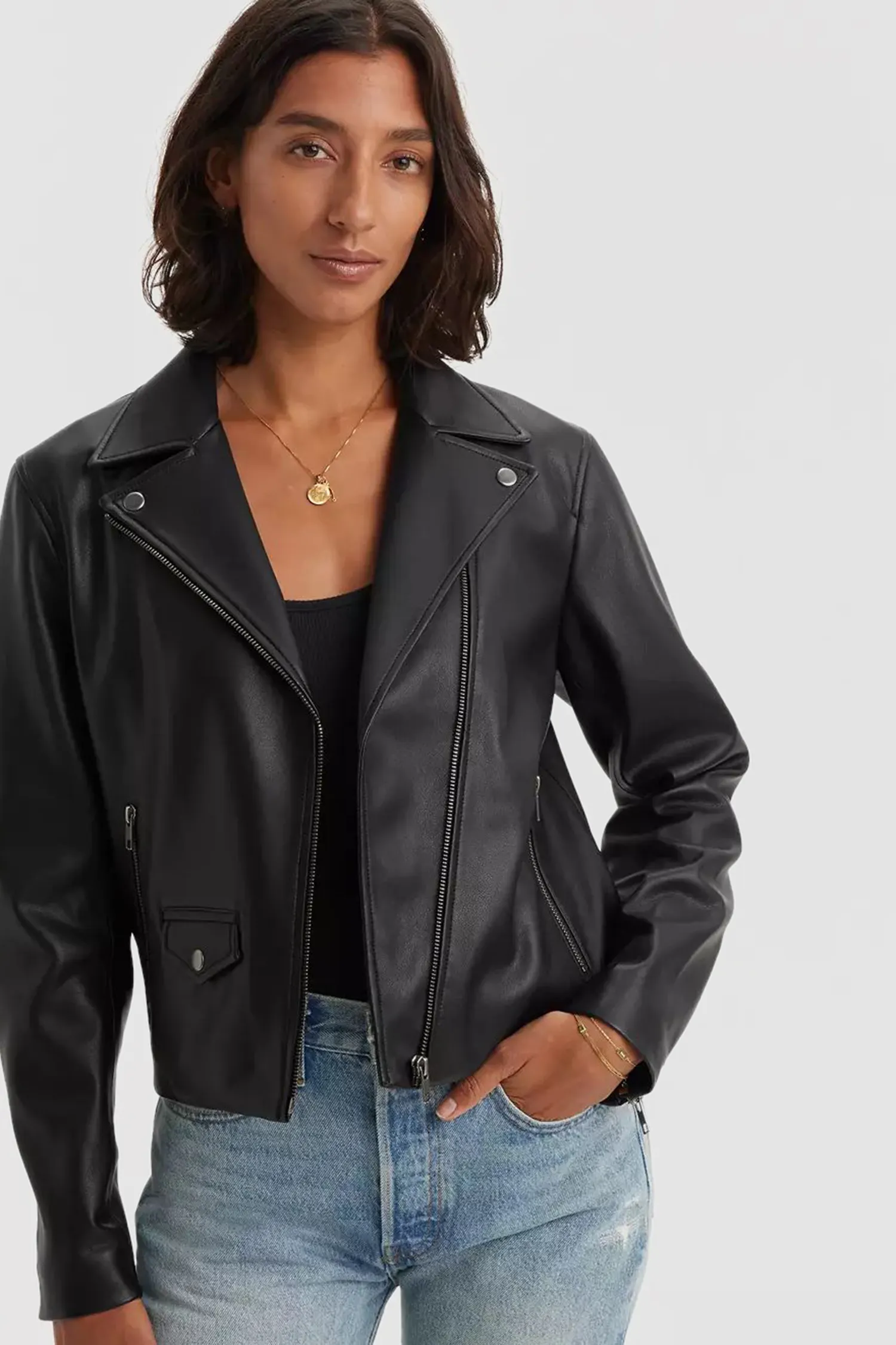 Женская черная косуха 2