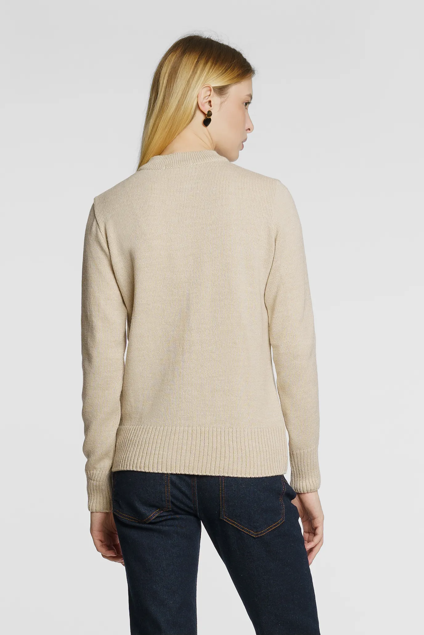 Женская бежевая шерстяная кофта 3