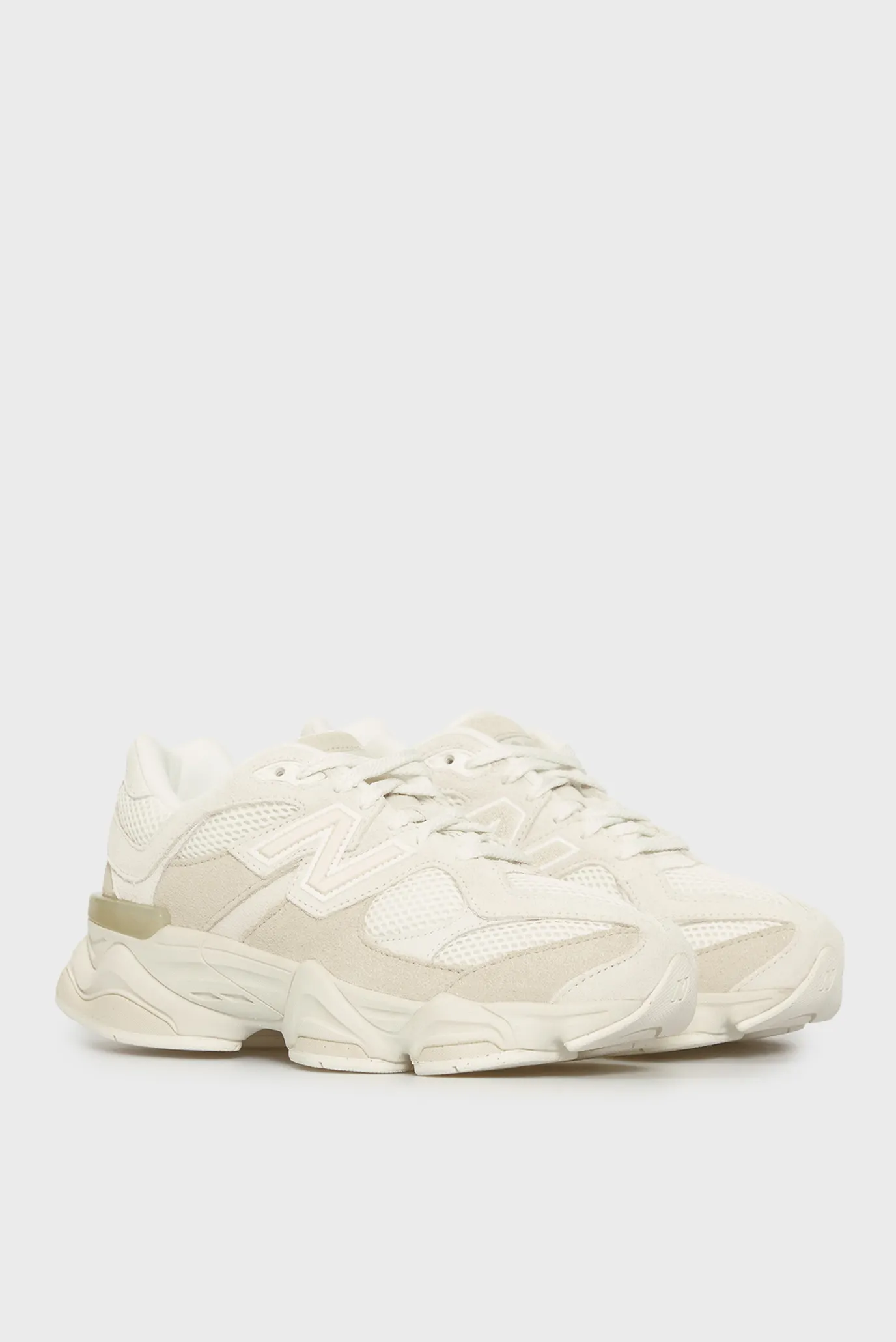 Жіночі бежеві кросівки 9060 3