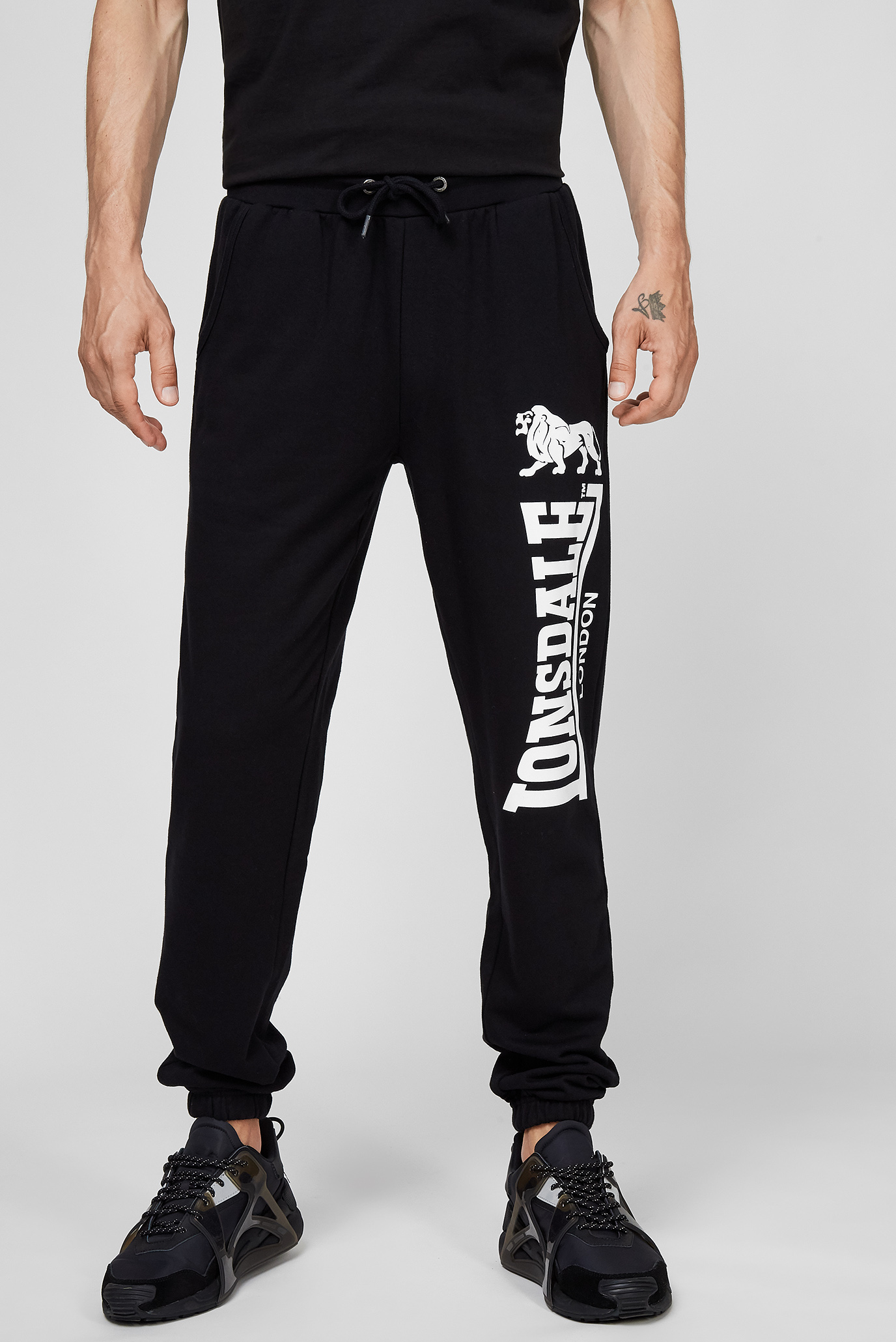 Мужские черные спортивные брюки Черный S Lonsdale 113659 Мужские черные спортивные брюки Черный S Lonsdale 113659