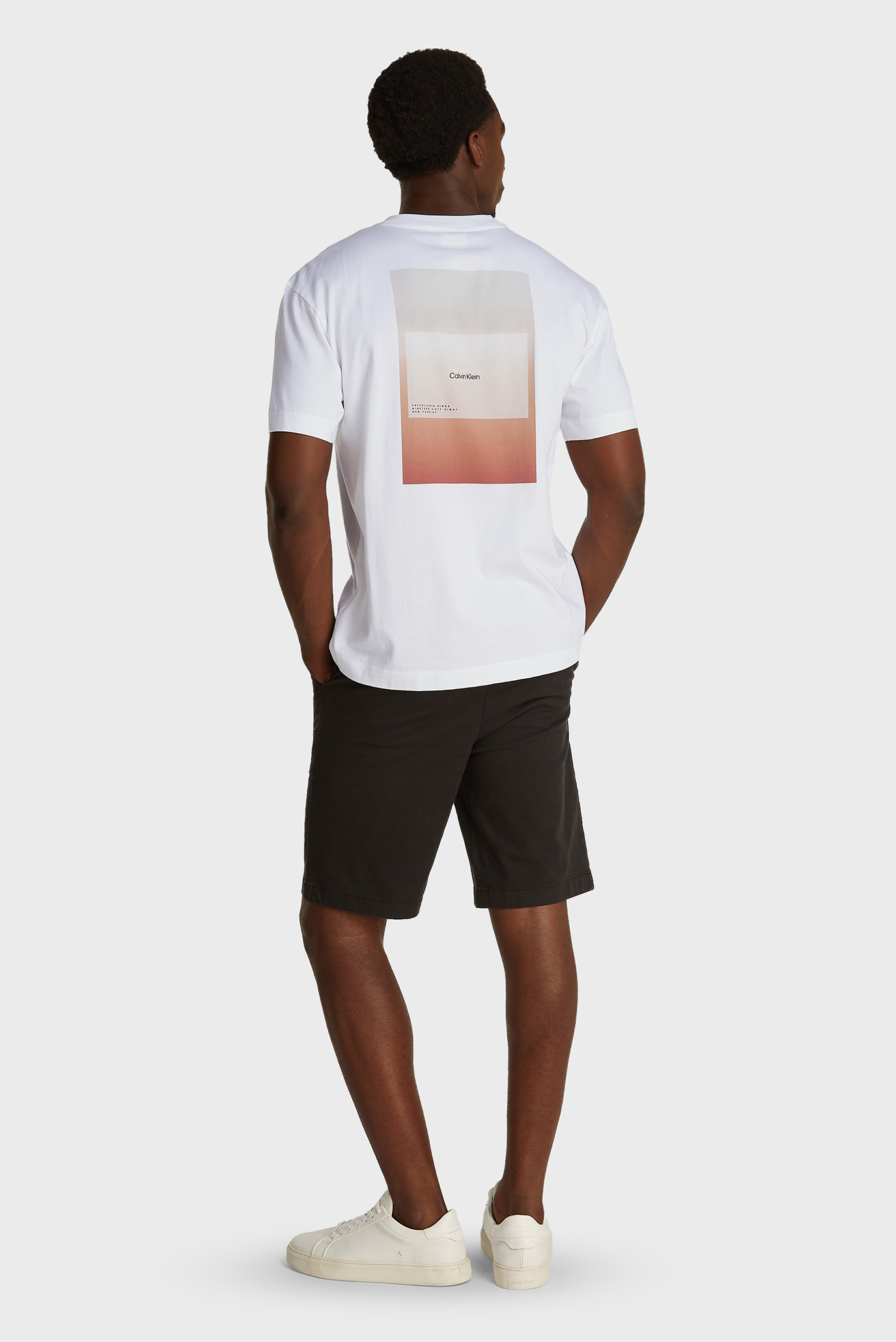 Мужская белая футболка OVERLAY PRINT Белый L Calvin Klein K10K114158 Мужская белая футболка OVERLAY PRINT Белый L Calvin Klein K10K114158