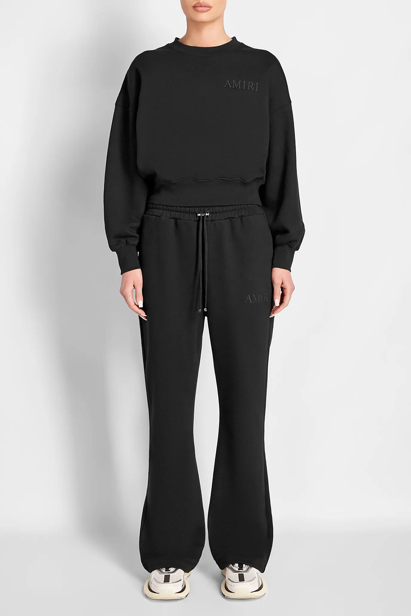 Жіночий чорний світшот 1