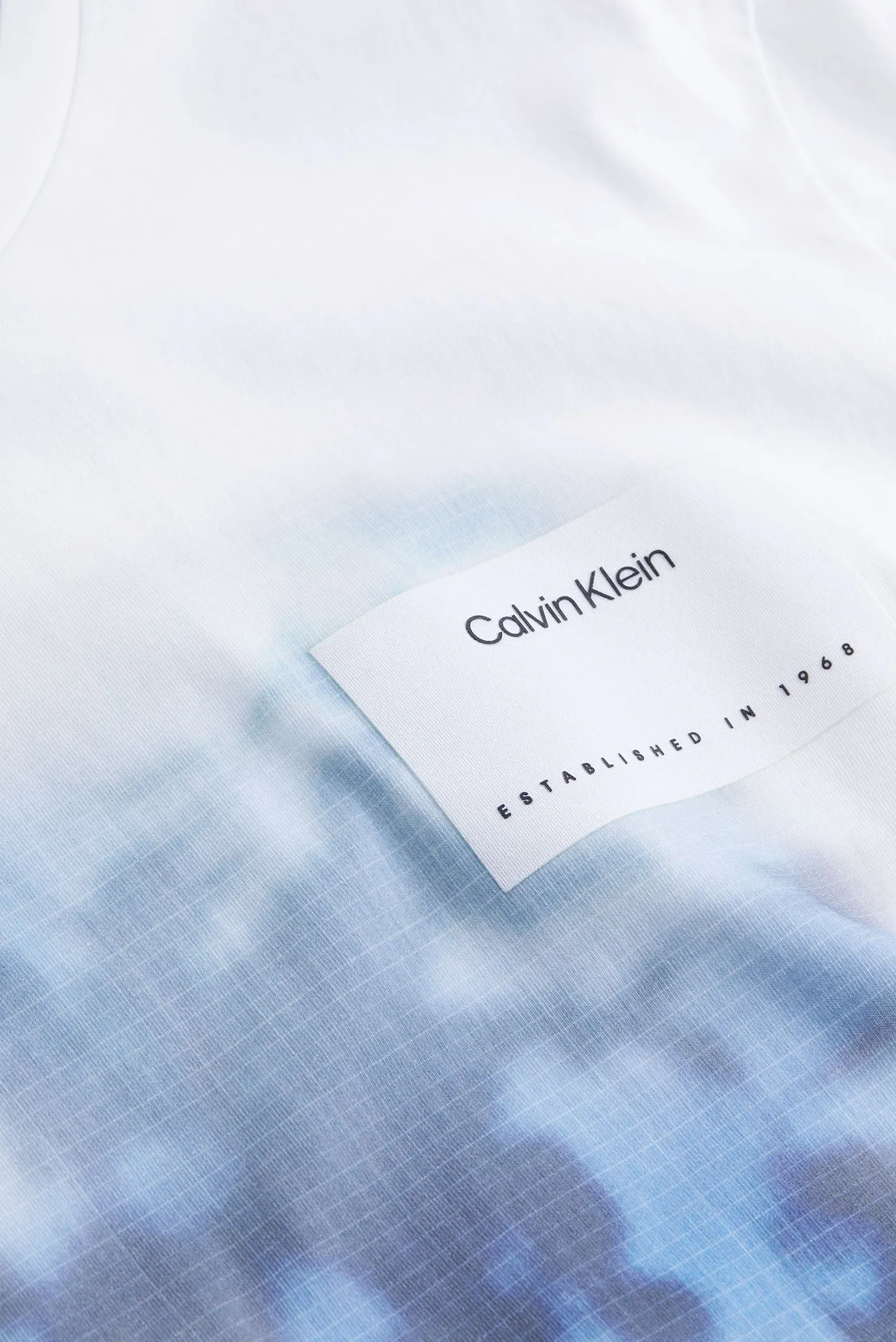 Чоловіча біла футболка LAYERED PHOTO 2