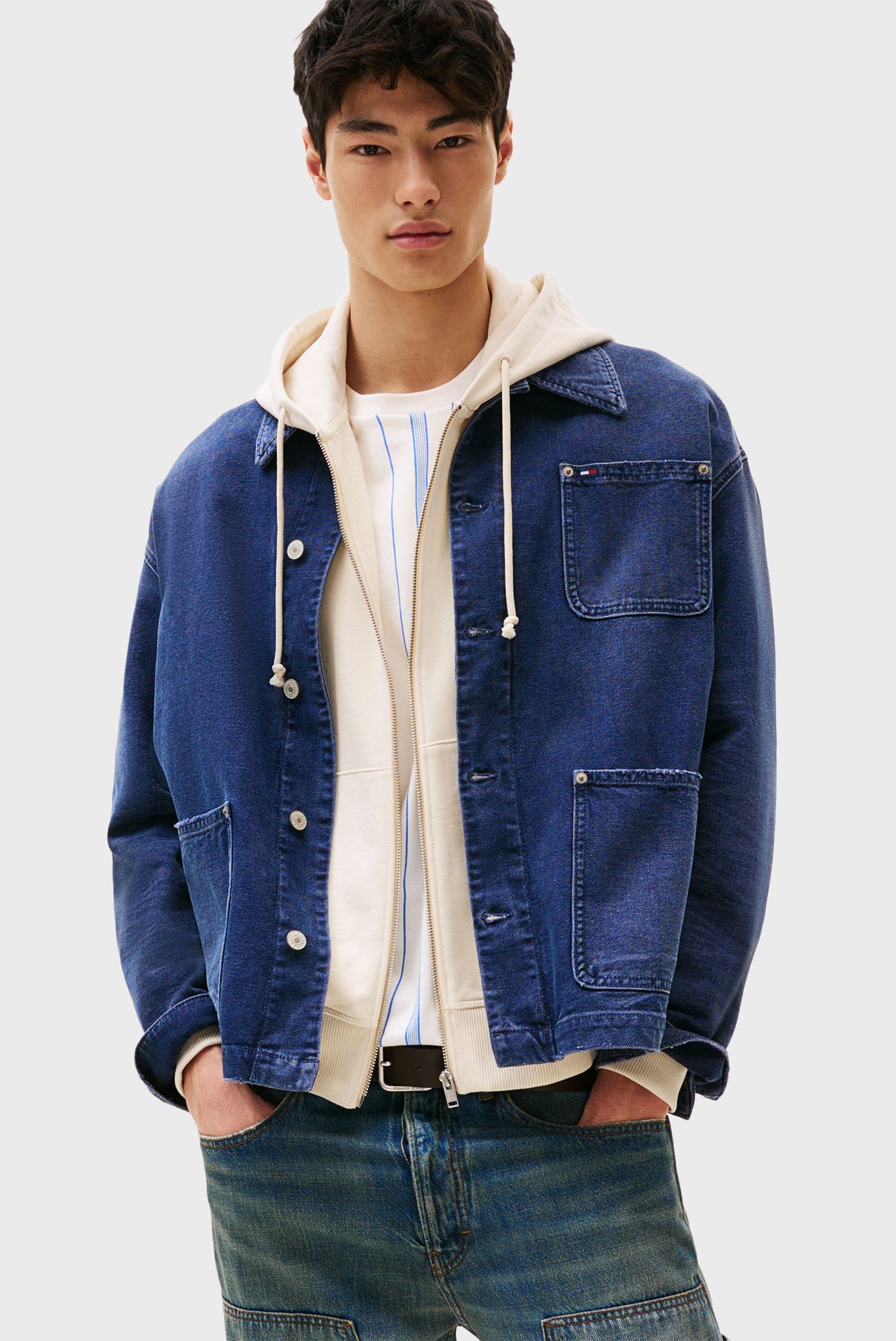 Мужская темно-синяя джинсовая куртка CHORE Синий L Tommy Jeans DM0DM21833 Мужская темно-синяя джинсовая куртка CHORE Синий L Tommy Jeans DM0DM21833