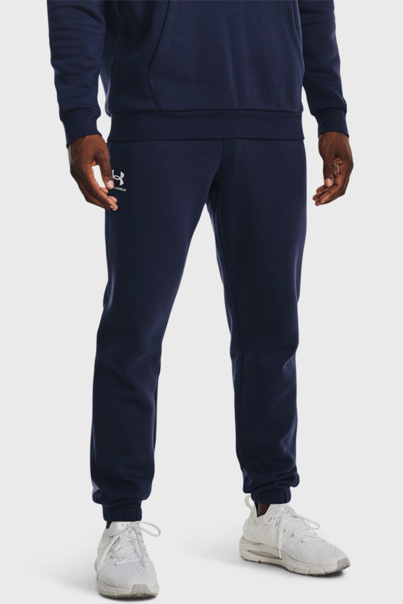 Чоловічі темно-сині спортивні штани UA Essential Fleece Jogger 1