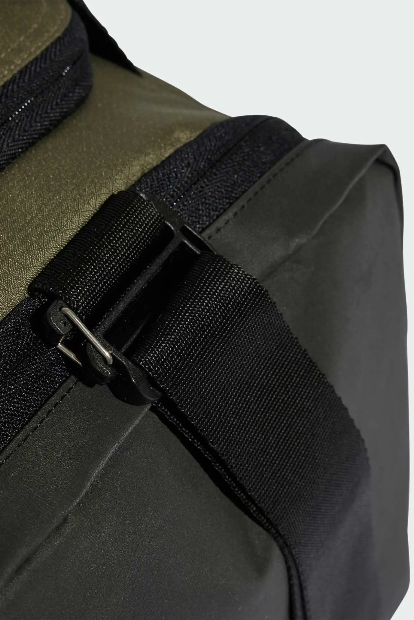 Оливковая спортивная сумка Essentials 3-Stripes Duffel 5